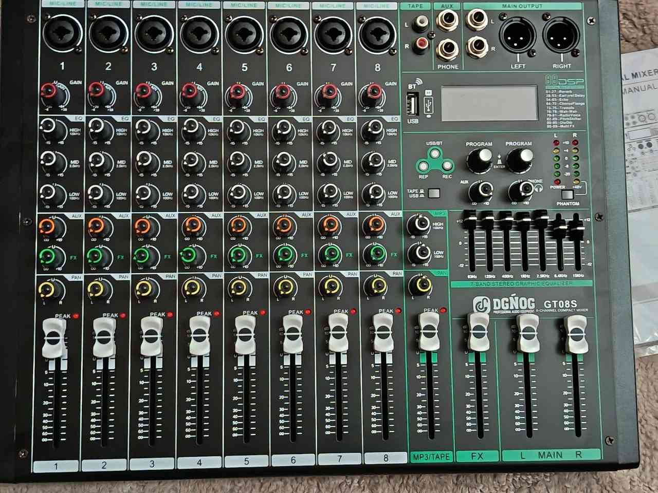 مكسر صوت احترافي (Professional Audio Mixer) بـ 8 قنوات من ماركة DGNOG (موديل GT08S)، ويتميز بدعم تشغيل البلوتوث، ومنفذ USB، و99 تأثيراً رقمياً للصوت (DSP Effects)، مع طاقة وهمية 48 فولت (48V Phantom Power) ومناسب للاستخدام في الاستوديو والحفلات.أبرز مميزات الجهاز:عدد القنوات: 8 قنوات إدخال مع منزلقات تحكم (Faders) منفصلة لكل قناة.المؤثرات والاتصال: يحتوي على شاشة عرض صغيرة، معالج مؤثرات صوتية DSP، وتوصيل USB/Bluetooth.
التواصل عالخاص او واتساب ***********. يوجد توصيل لكل المحافظات.
مكسر صوت احترافي (Professional Audio Mixer) بـ 8 قنوات من ماركة DGNOG (موديل GT08S)، ويتميز بدعم تشغيل البلوتوث، ومنفذ USB، و99 تأثيراً رقمياً للصوت (DSP Effects)، مع طاقة وهمية 48 فولت (48V Phantom Power) ومناسب للاستخدام في الاستوديو والحفلات.أبرز مميزات الجهاز:عدد القنوات: 8 قنوات إدخال مع منزلقات تحكم (Faders) منفصلة لكل قناة.المؤثرات والاتصال: يحتوي على شاشة عرض صغيرة، معالج مؤثرات صوتية DSP، وتوصيل USB/Bluetooth.

نص مكتوب في الصور:
- PROFESSIONAL STEREO MIXER
- AC 110V-240V 50-60Hz
- POWER
- Switch
- Power interface