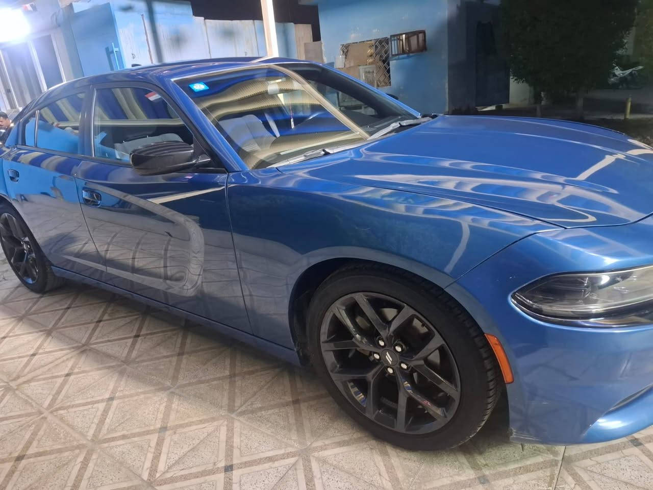 للبيع – دودج تشارجر SXT موديل 2023
* موديل: 2023
* الفئة: SXT
* المحرك: 3.6L Pentastar V6
* القوة: 292 حصان
* ناقل الحركة: أوتوماتيك 8 سرعات
* نظام الدفع: خلفي (RWD)
* العداد: 18,821 كم
* اللون: أزرق
* شاشة لمس Uconnect
* Apple CarPlay وAndroid Auto
* تشغيل بصمة (Push Start)
* دخول ذكي (Keyless Entry)
* كاميرا خلفية
* مثبت سرعة
* تحكم بالمقود
* تكييف أوتوماتيكي ثنائي المناطق
* جنوط رياضية
* وسائد هوائية متعددة
* نظام مانع الانزلاق والثبات الإلكتروني (ESC)
* نظام مراقبة ضغط الإطارات (TPMS)

السيارة جاهزة للفحص بأي مكان، ولا تحتاج أي مصروف.

السعر المطلوب: 21,000 دولار     210 ورقه  قابل للتفاوض بالمعقول@ مكان السياره صلاح الدين قضاء بلد 
غير متواجد على النت اتصل وبيك خير وتدلل 
للتواصل ***********
