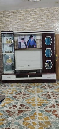 ميز خشب البيع نضيف سعر ١٠٠ البيع  07715265037 مكاني بغداد ماعندي توصيل
