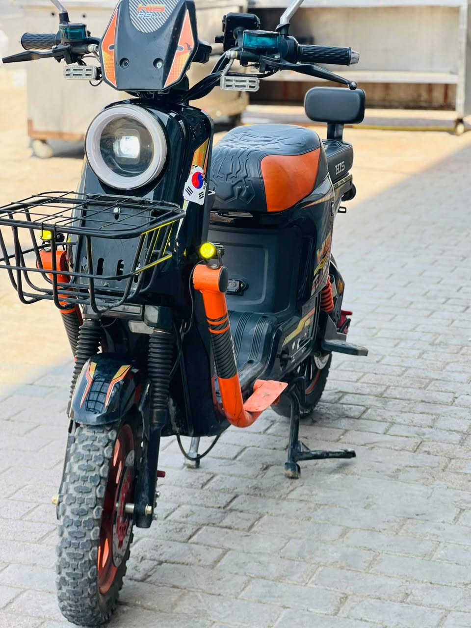 سلام عليكم عندي دراجه شحن x900جديده 5باتري جددد شرط الفحص دراجه حلوهبصمه وسويج
ملف2000 اشاير يمنه يسره دبل اشاره لايت عالي ناصي اضويه تحت دراجه يعني دراجه تخبل هورن باتريات جدد جدد دراجه مديل26 وحلوه ما صاله هواي 
مكاني بغداد مدينه الصدر رقم الهاتف***********
بيع مستعجل كلش كلش سعر 🤑375وبيه مجال لطيبين

