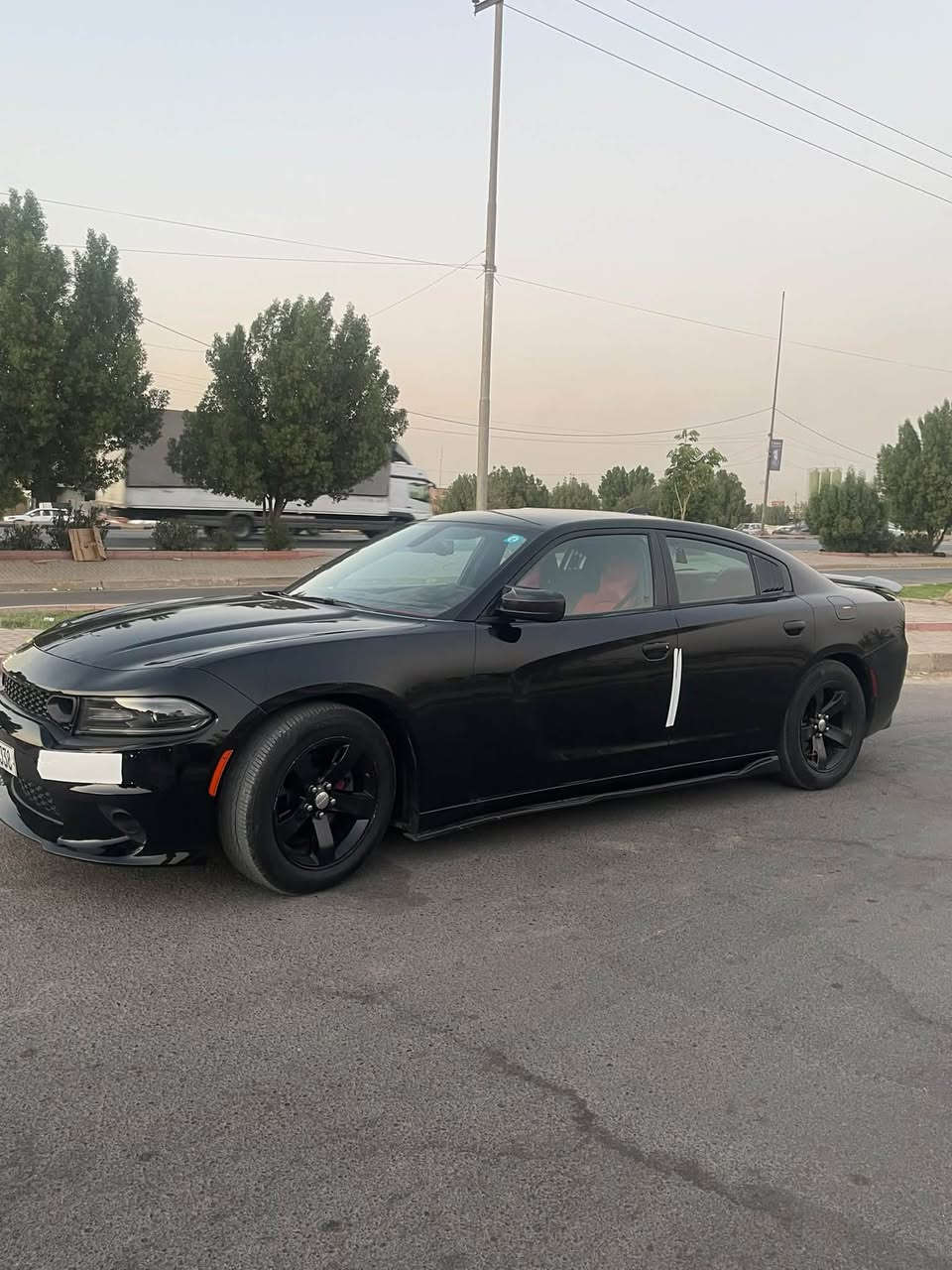 السلام عليكم
للبيع جارجر موديل 2017 SXT رقم انكليزي تحويل ثاني يوم

السعر مناسب 160$ وبي مجال 
 الموصفات  
 (السونار بالمنشور مبدل جاملغ تعديل حافه البنيد ))
العنوان السيديه تقاطع درويش 
الرقم   ***********  

بصمه  
كشنات جلد حضن 
كشنات تدفئة 
كشنات كهرباء 
ويل كب 18
شاشه كبير 
كامره خليفه 
حساسات خلفي 
بجم زنون كامل نهار 
تبريد قطعتين 
تبريد بيانو 
مرايه داخليه تعتيم ليلي 
تحكم ستيرن فول 
باقي تفاصيل واضحه بالصور
