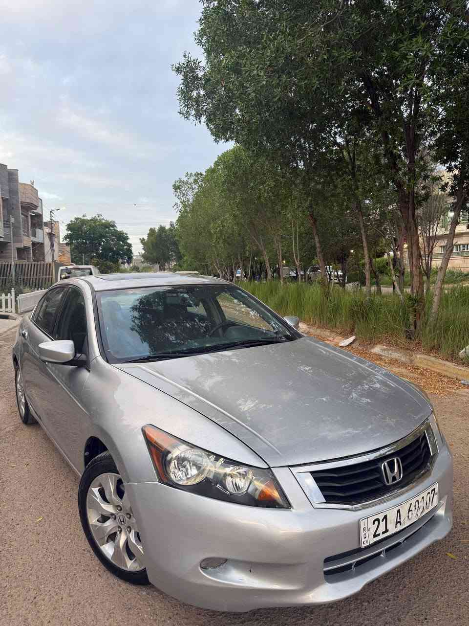 السلام عليكم هوندا اكورد 2008 خليجي للبيع 
فول مواصفات فتحة سقف كشنات كهرباء تحكم ستيرن ، كير مكينة جاهزات تبريد ثلج 
بيها  قطعة صبغ فقط بدون حادث 
مكانها بغداد الكرخ السعر ٧٨  وبيها مجال 
هاتف / *********** , 0773422035

