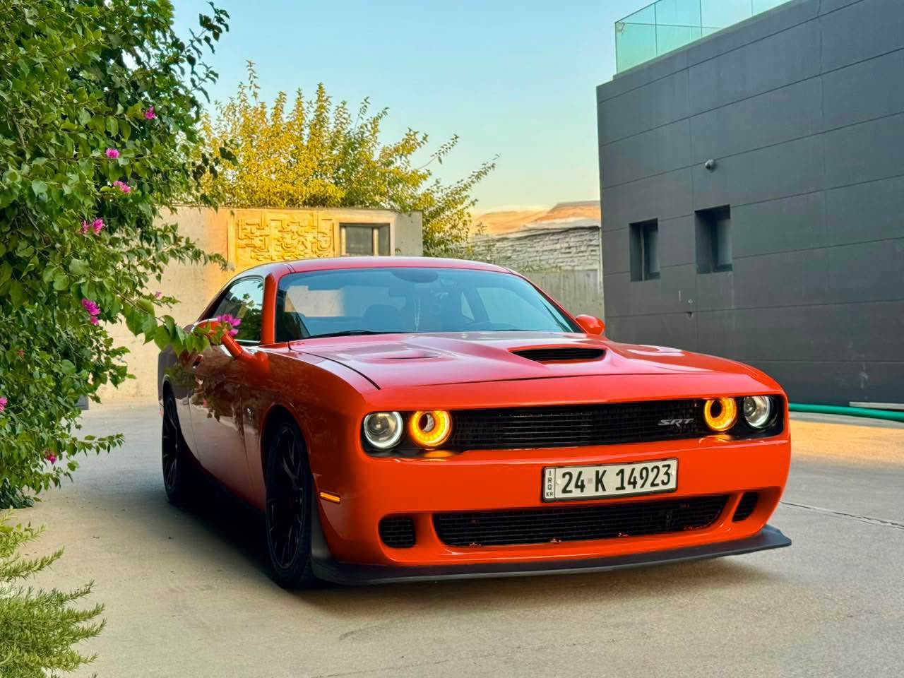 🔥 للبيع: دوج تشالنجر SRT 2021 — برتقالي أصلي 🔥

🚗 المواصفات:

* مواصفات فل أوبشن
* كاميرا خلفية + حساسات خلفية
* جنوط SRT قياس 20 إنش أمريكي
* سبويلر خلفي
* لايت أمامي زينون وكالة T/A أمريكي
* إشارات Smoke LED
* تشغيل عن بُعد
* كشنات تدفئة
* ستيرن Heated
* مقاعد جلد + كنتارا SRT كهربائية
* سقف Rose Rise
* شاشة كبيرة مع Apple CarPlay

🔧 التزويد الأمريكي:

* لويات تخم ماركة H&R
* بلكات NGK أمريكي Racing
* شوته Volant أمريكي أصلي
* Fuel Pump Racing
* ولف حرارة 82
* كاج أصلي
* أكزوز كامل Active
فجوج brembo

✅ حالة السيارة:

* صبغ 3 قطع فقط بدون ايرباك شرط
* تايرات جديدة
* السيارة تحويل وكالة بنفس اليوم
* رقم دهوك
* المكينه والگير لم يتم فتحهما 
* ممشى 75,000 كم
* المحرك والقير بشرط الفحص

🎨 الصبغ والحوادث:

* 3 قطع صبغ: جاملغ + باب + جامبغ خلفي
* بدون إيرباك
* بدون شاصي
* بدون لغود

💰 السعر: 188 ورقة، وقابل للتفاوض
السيارة مصروف عليها أكثر من سعرها، والتزويدات كلها مختارة بعناية

📍 موقع السيارة: السليمانية

📞 للاستفسار أو طلب المزيد من التفاصيل:
***********
*********** السليمانية, العراق
