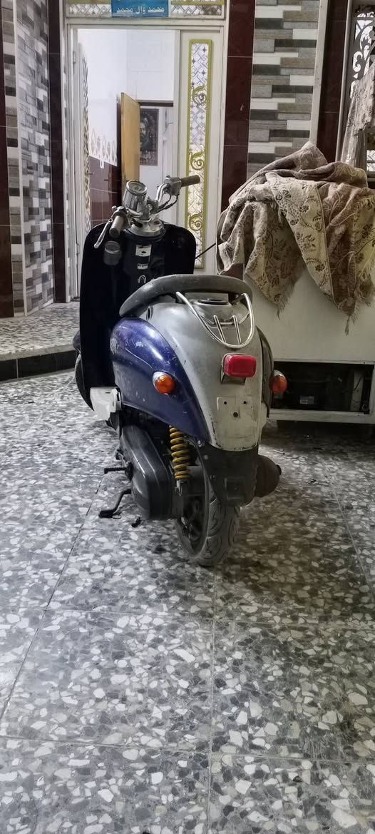 مصريه فحل خطين دراجه شغاله هندر مكينه ناعمه خرسه شلعه قويه سرعه دك 60  لايت عالي ناصي هورن دبلات كله شغال دراجه نضيفه ومال جناي السعر 180 مكان ناصريه ***********
