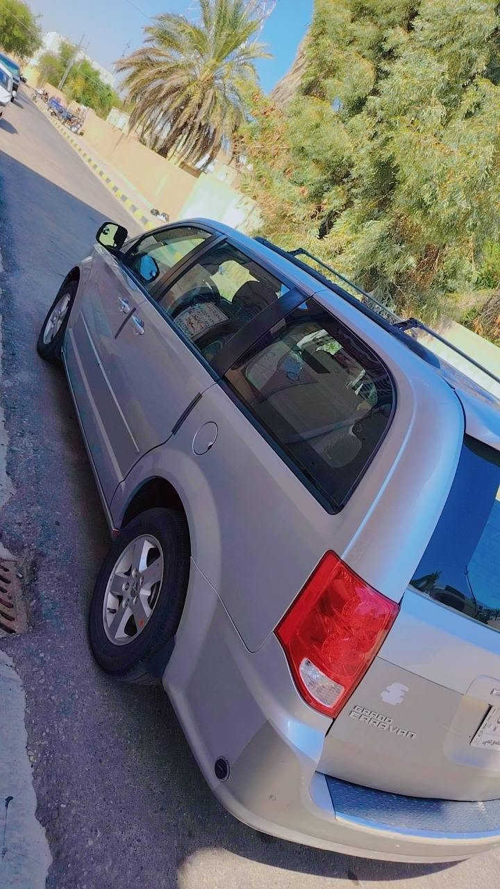 دوج كرفان موديل 2012 رقم بغداد
منضومه غاز 80 لتر
تخم تاير  باتري جديد كير جديد صدر جديد سياره كامله من كلشي تبريد فول  حادثها باب جهه اليمنه والجاملغ الخلفي وجدا بسيط . مكان السياره واسط  الكوت
***********

