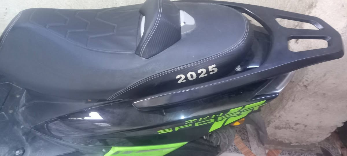 السلام عليكم 
دراجه نظيفه للبيع 
السعر مليون و 150بيها مجال قليل 
شط العرب الجزيرة الفيروزيه 
***********
