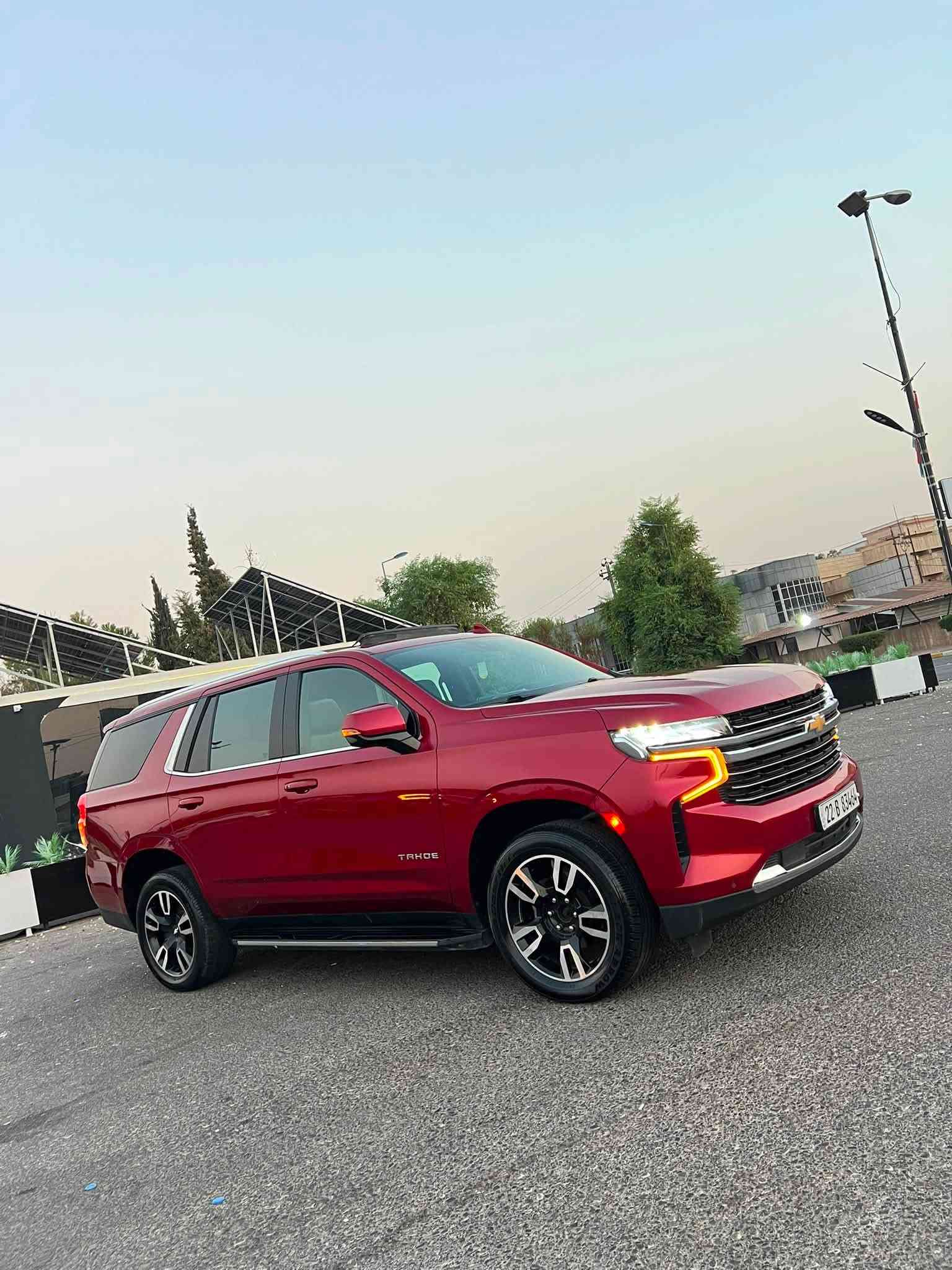 سلام عليكم
Chevrolet Tahoe Lt 2021
فرل مواصفات ١/١ 
قطعتين و نص صبغ سيارة 
بدون دواخل 
سيارة جديد مابي ربع دينار مصرف 
ماشي ٧٢ الف 
سعر ٣٥٣ ورقة مجال 
مكان اربيل 
واتساب ***********
