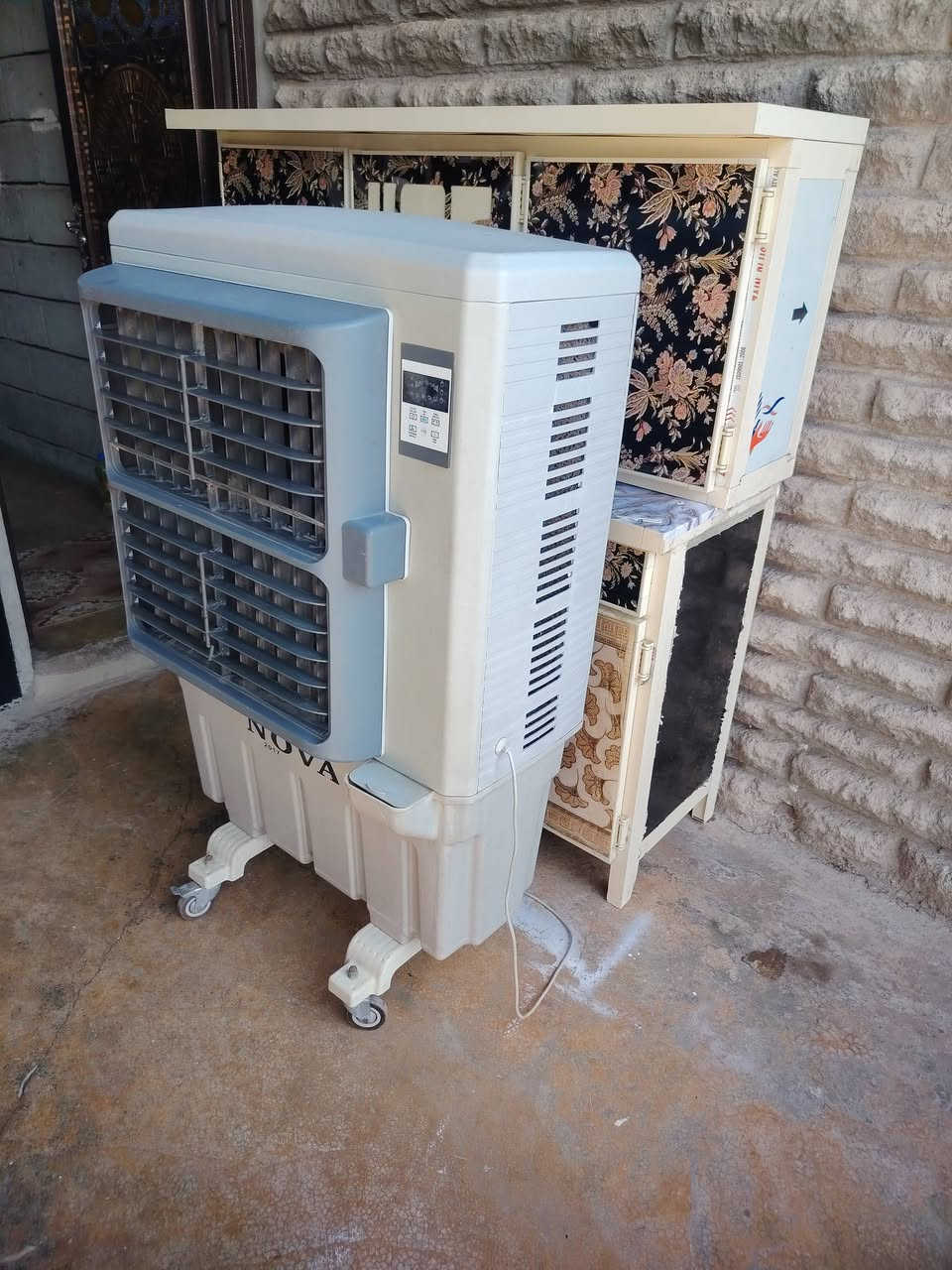 سلام عليكم كنفيره شغاله كامل مابيه عيب سرعات 3تجاهات شغاله بل شرط الشراي يخابر ويدلل العنون كركوك حي العروبه قرب جسر الرابع حجز ماكو الشراي يجي كبل ياخذه ***********
