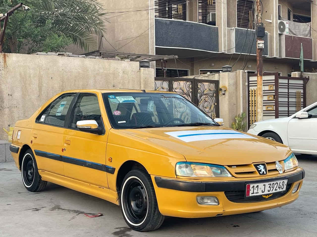 بيجو بارص ٢٠١٥ مكفولة
سعر ٤٥ بيهة مجال شراي 
مكفولة من صبغ ضربة 
سيارة جاهزة ما بيهة اي نقص 
صدر تخم تاير جديد 
محرك كير مكفولات 
مكان سيارة بغداد الشعب
رقم بغداد تحويل ثاني يوم 
هيئة مصفرة ماشية ١٠٠ الف 
رقمي***********
