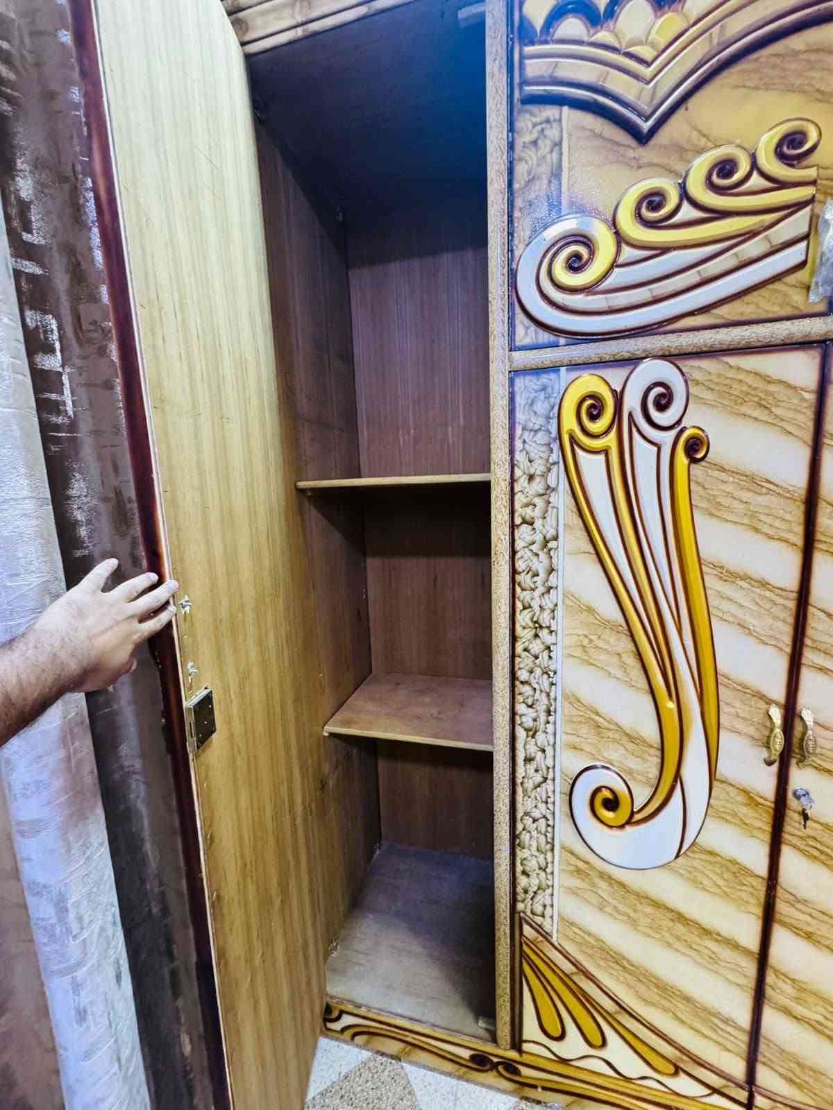 السلام عليكم غرفه مستعمله نظيفه نظافتها 100% السعر 700 للاستفسار خاص واتساب على هاي الارقام ***********. ***********
