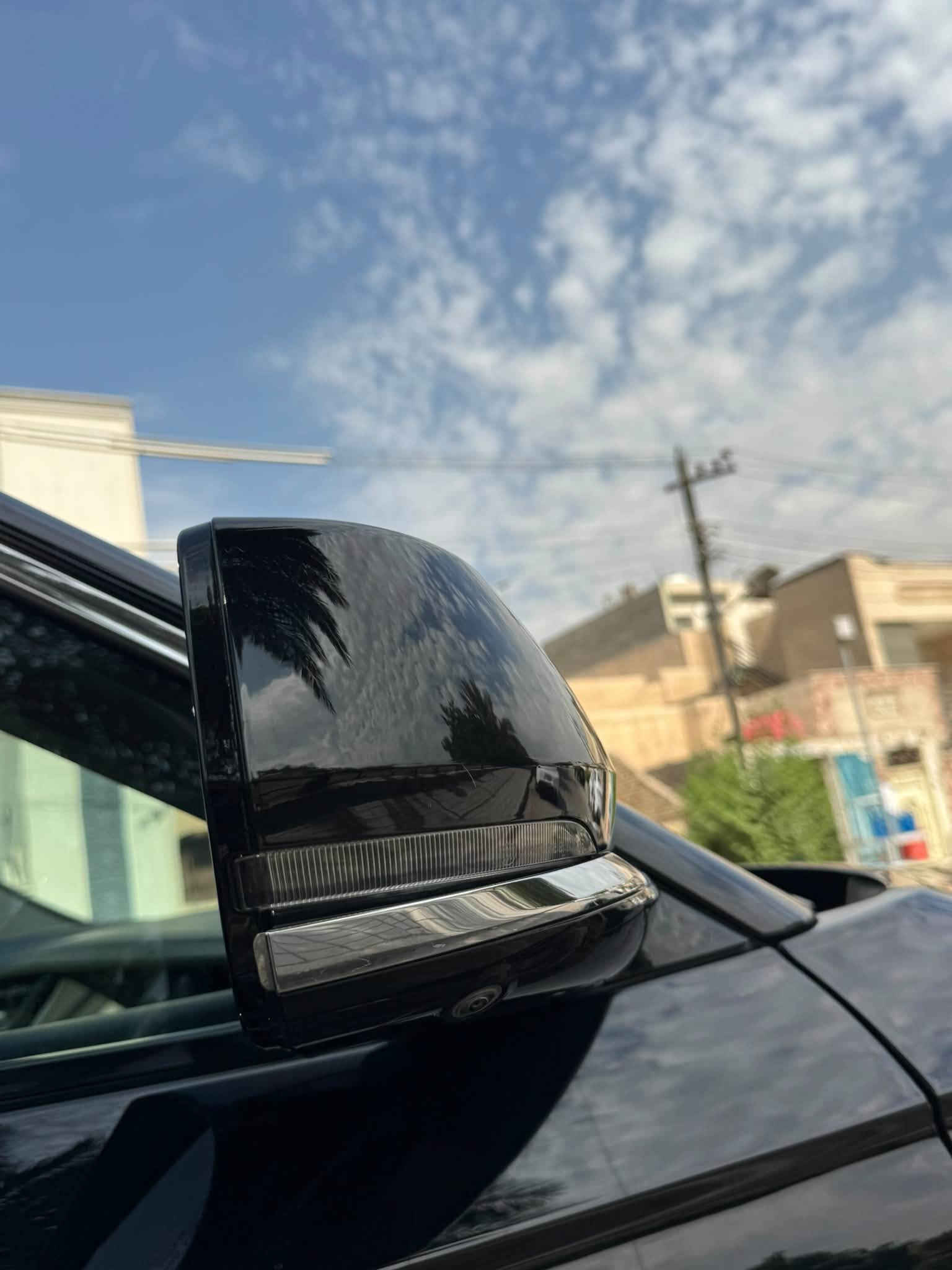 جيب اوفرلاند خليجي هارلم 2023

مواصفات Vip  ماشية 55كيلو متر
,  5 راكب 
بيهة جاملغ صبغ فقط باقي مكفول حسب السونار المرفق
رقم بغداد هزة كامل بسمي
المحرك: 3.6 لتر 6 أسطوانات (V6) 
نظام الدفع: رباعي 4X4 متطور
ناقل الحركة: اوتوماتيك 8 سرعات 

المواصفات: اوفرلاند 1/1
*نظام التعليق الهوائي (جكات)
*فتحة سقف بانوراما 
*الصندوق كهربائي بخاصية الفتح باستشعار القدم
*ويل قياس 21 انج
*داتا شو
*كاميرا رؤية ليلية
* شاشة عرض للراكب بقياس 10.1 انج
*شاشة التحكم الرئيسية لمس بنظام Uconnect 5 بقياس 10.1 انج مع نظام ملاحة
*شاشة القيادة الرقمية بقياس 10.25 انج
*رادار تفاعلي مع خاصية التوقف والانطلاق
*نقطة عمياء
*تحذير الخروج عن المسار
*نظام المحافظة على البقاء فى المسار
*خاصية المساعدة على التوجية فى التقاطعات لتفادى الحوادث
*حساسات امامية وخلفية
*كاميرات 360 للرؤية المحيطية
*المرآة الداخلية مزودة بشاشة لعرض الكاميرا الخلفية
*مانع تصادم امامي وخلفي
*نظام القيادة شبه الذاتية
*مقصورة الركاب من الجلد الفاخر
*المقاعد الأمامية تدليك (مساج) 
*المقاعد الامامية والخلفية مبردة ومدفئة
*المقاعد الأمامية كهربائية وذاكرة
*ستائر لنوافذ للصف الثاني 
* انارة محيطية متعددة الالوان
*ابل كار بلاى و اندرويد اوتو لاسلكي
* نظام صوتي فاخر 19 سماعات من ماكنتوش
* نظام اوامر وتحكم صوتي
*نظام التشغيل عن بُعد
*مصابيح أمامية أوتوماتيكية مع مصابيح نهارية وكشافات ضباب LED 
*نظام التحكم التلقائي في الضوء العالى
*دواسات جانبية
*مرايا خارجية قابلة للطي كهربائيًا مدفئة
*شاحن هاتف لاسلكي
*وسائد هوائية أمامية وجانبية وخلفية. 
برده صندوق  الرقم ***********
السعر 355 ورقة وبي مجال 
المكان السيديةحي العلام
