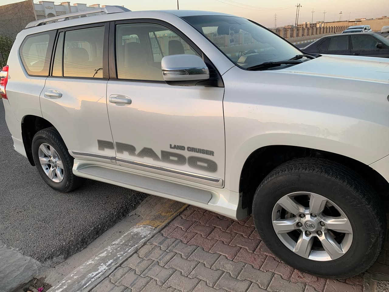 برادو موديل 15 شركة جيهان TXL
رقم اربيل 
محرك 4 ما مفتوح 
ثلاجة كامرة
فور ويل حساسات
7 راكب 3 قطع تبريد
سبير تعليك
كفالة عامة 
ماشية 185
مكان السيارة تكريت

للاستفسار ***********
