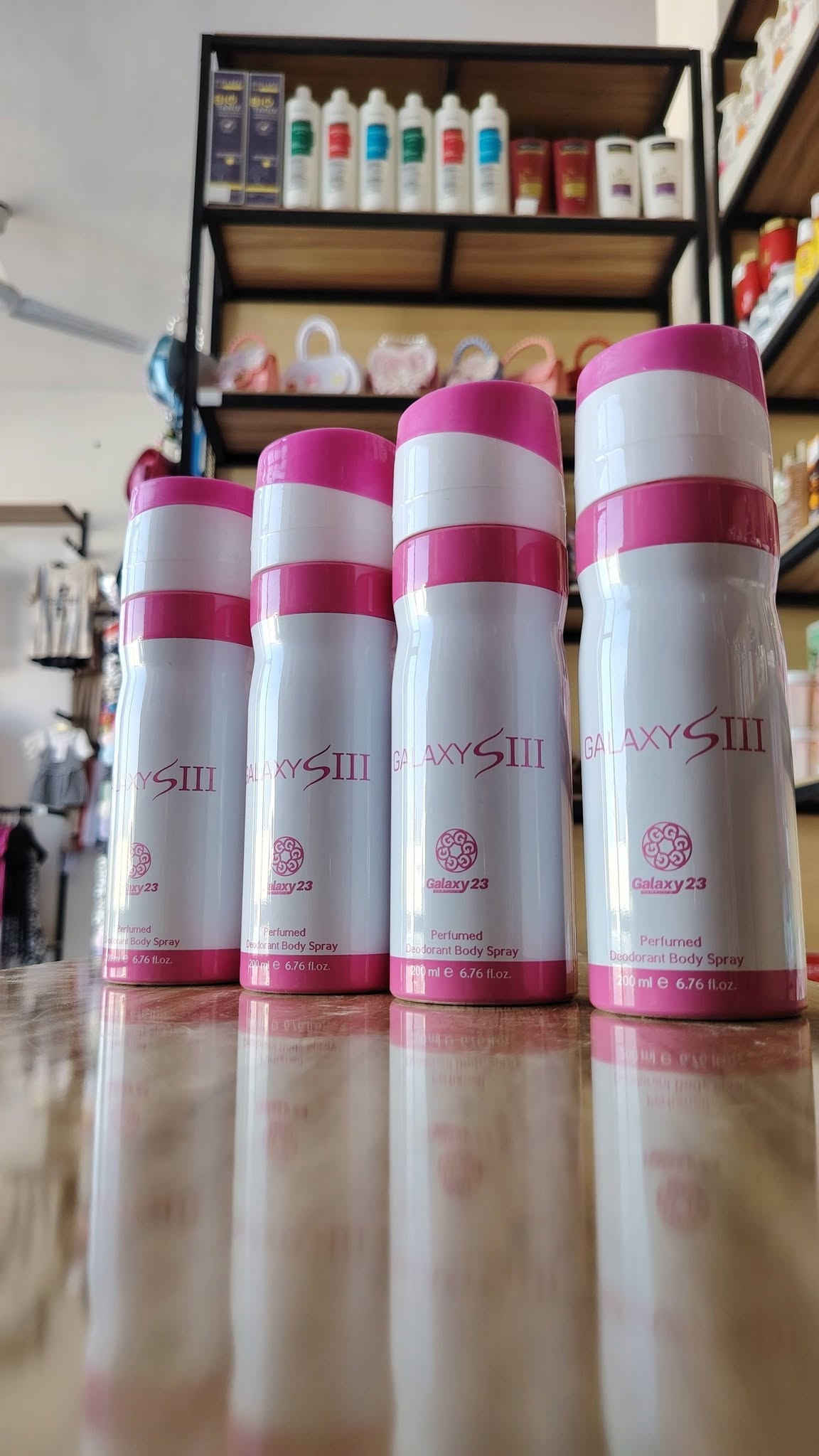 ✨ لأن التفاصيل الصغيرة هي اللي تكمل أناقتك ✨
معطرات بروائح راقية ومنعشة 🌸
تخلي  مكانك يفوح برائحة حلوة وتضيف لمسة انتعاش تدوم وتبقى بالبال 🤍
اختاري عطرك المفضل وخلي كل زاوية تحچي عن ذوقك 🌿✨
توفرت داخل كوزمتك  لمسة جبلة
العنوان في اول تعليق تنورونا 🌹
