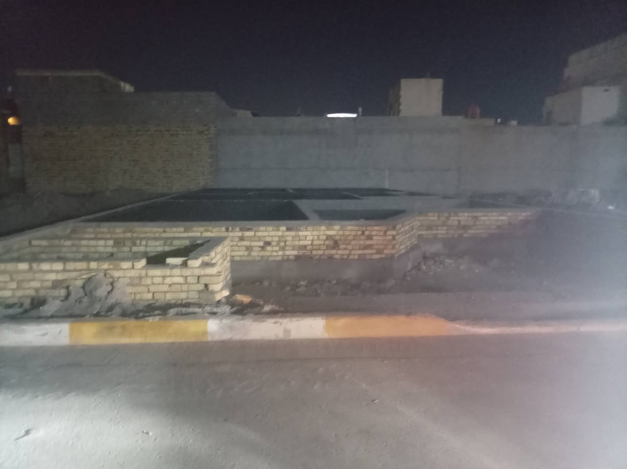 سلام عليكم قطعه للبيع مدكوكه بتلو مساحه 200 متر العنوان ميسان الماجديه سيد جميل قرب اسواق ناي *********** استفسار
