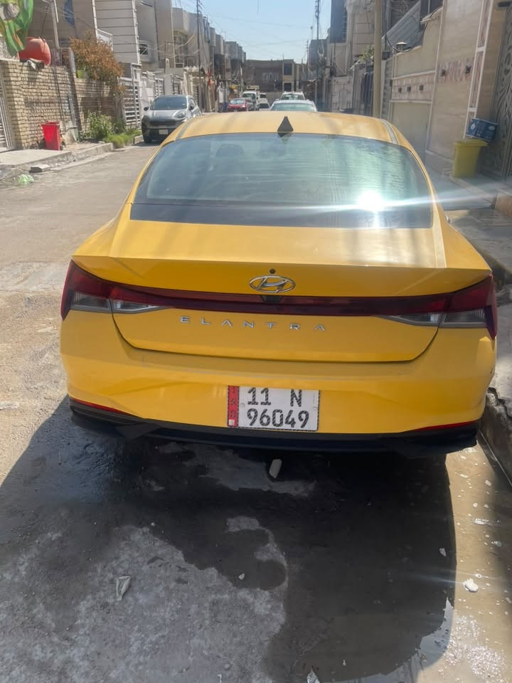 السلام عليكم 
النترا 2023 وارد امريكي 
رقم بغداد 
ماشيه 75 الف 
مواصفاتها معروفه 
بيها حالوب قليل مال البلديات 
السعر 140 وبيها مجال 
مكلف بل نشر 
اتصل ***********
