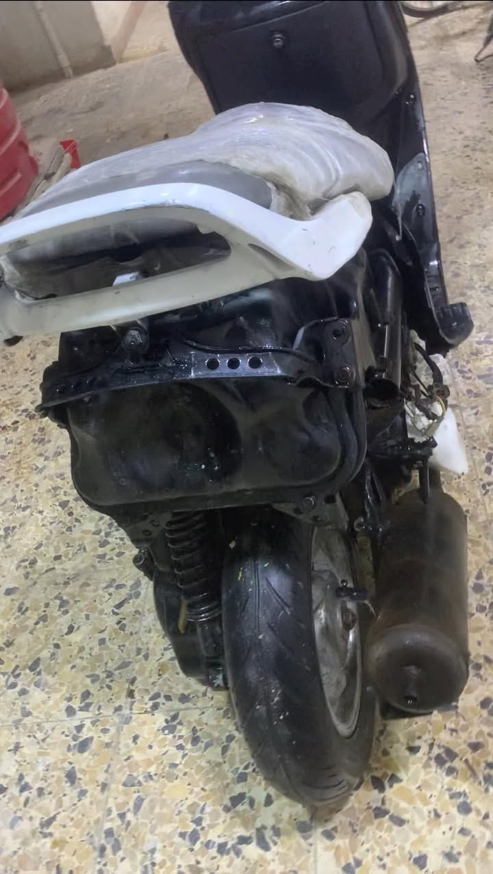 دراجه فراشه للبيع مكفوله مال لعب وكرب مكينتها حلوه خرسه مابيها صوت السعر 250 وبيها مجال قليل رقمي للتواصل *********** مكاني بصره زبير إذا مو شراي لا تدخل خاص
