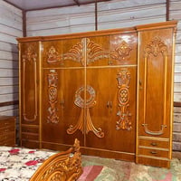 غرفه اخشاب • ست ابواب • استعمال قليل
