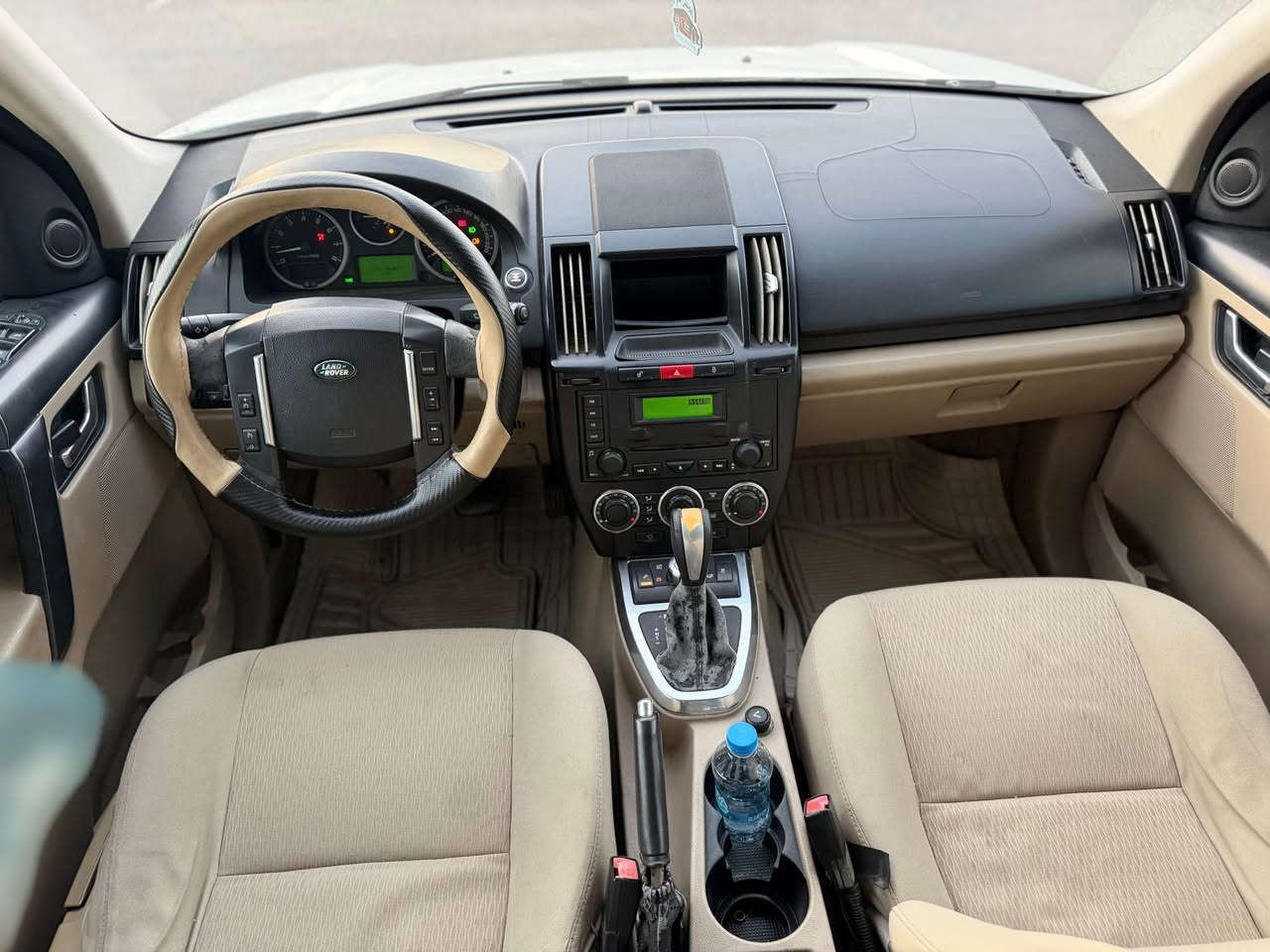 بسم اللّٰه الرحمن الرحيم
بەناوی خودای گەورە 
Land Rover 2012 
*********** 
***********
لاند ڕۆڤەر ٢٠١٢ 
سەیارەکە زۆر جوان و توند و تۆڵە گیر مەکینە کارەبای بەشەرت 
سەیارەکە بی بۆیاخە 
رەقەم سلیمانی بە شەرتی وەکالە و بەناو کردن 
ڤایبەر وەتس ئەپ 
***********
*********** السليمانية, العراق
