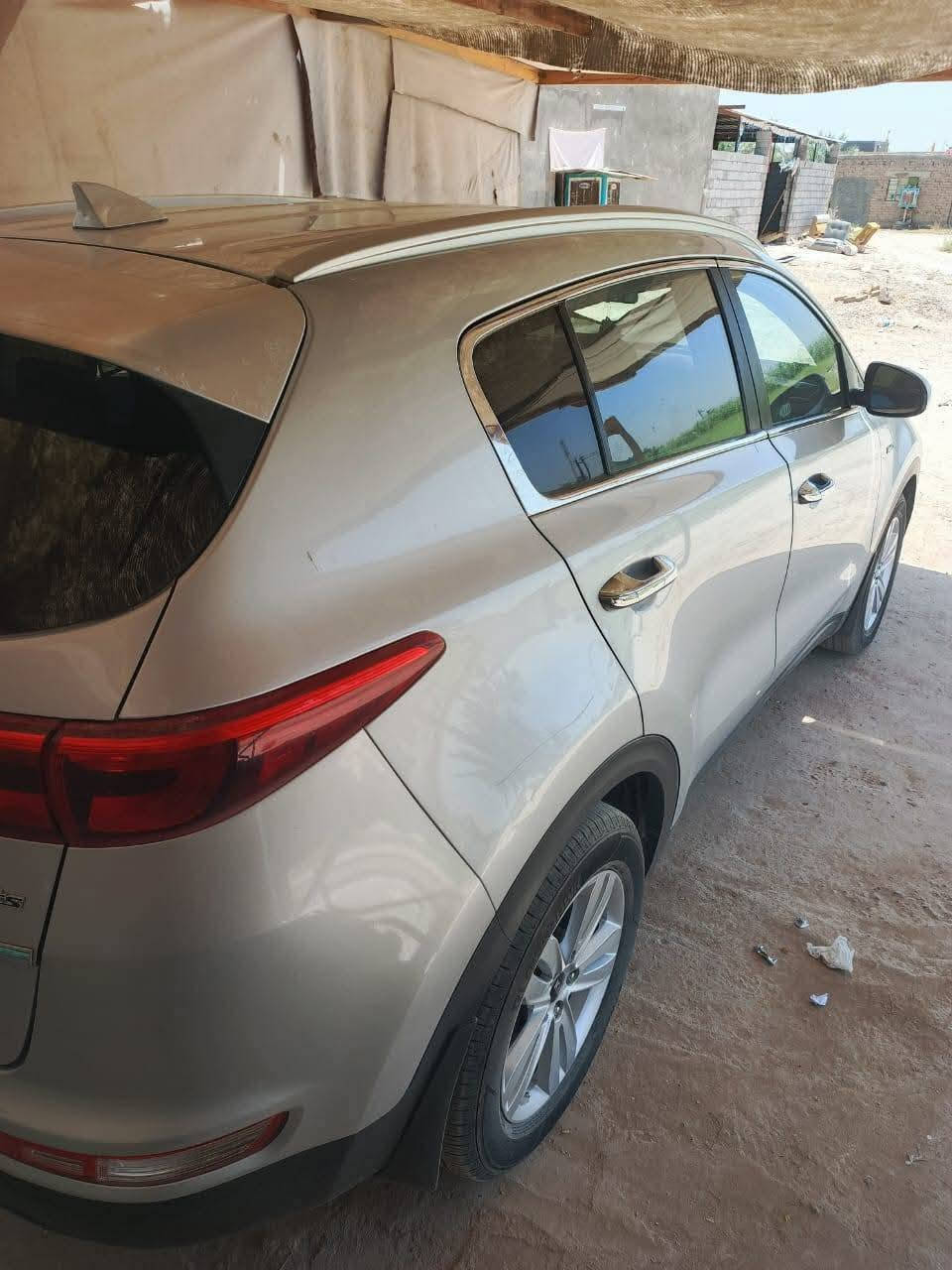 كيا سبورتج 18 رقم بابل نكليزي
كيا سبورتج2018*

*للبـيع: كيا سبورتج Kia Sportage موديل 2018*

*اللون:* سلفر 

*الحالة:* نظيفة جداً -  

*المحرك:* 4 سلندر 2.4L اقتصادي

*تحويل مباشر

*بيه صبغ بنيد وشويه من الچاملغ

*الرقم:* [ بابل دولي ]

*المكان:* [حله ناحية النيل]

*السعر:* [١٤٧ وبيها مجال للشراي

*ملاحظة:* السيارة جاهزة من كلشي، تحويل فوراً،

للاستفسار اتصال او واتساب:***********
