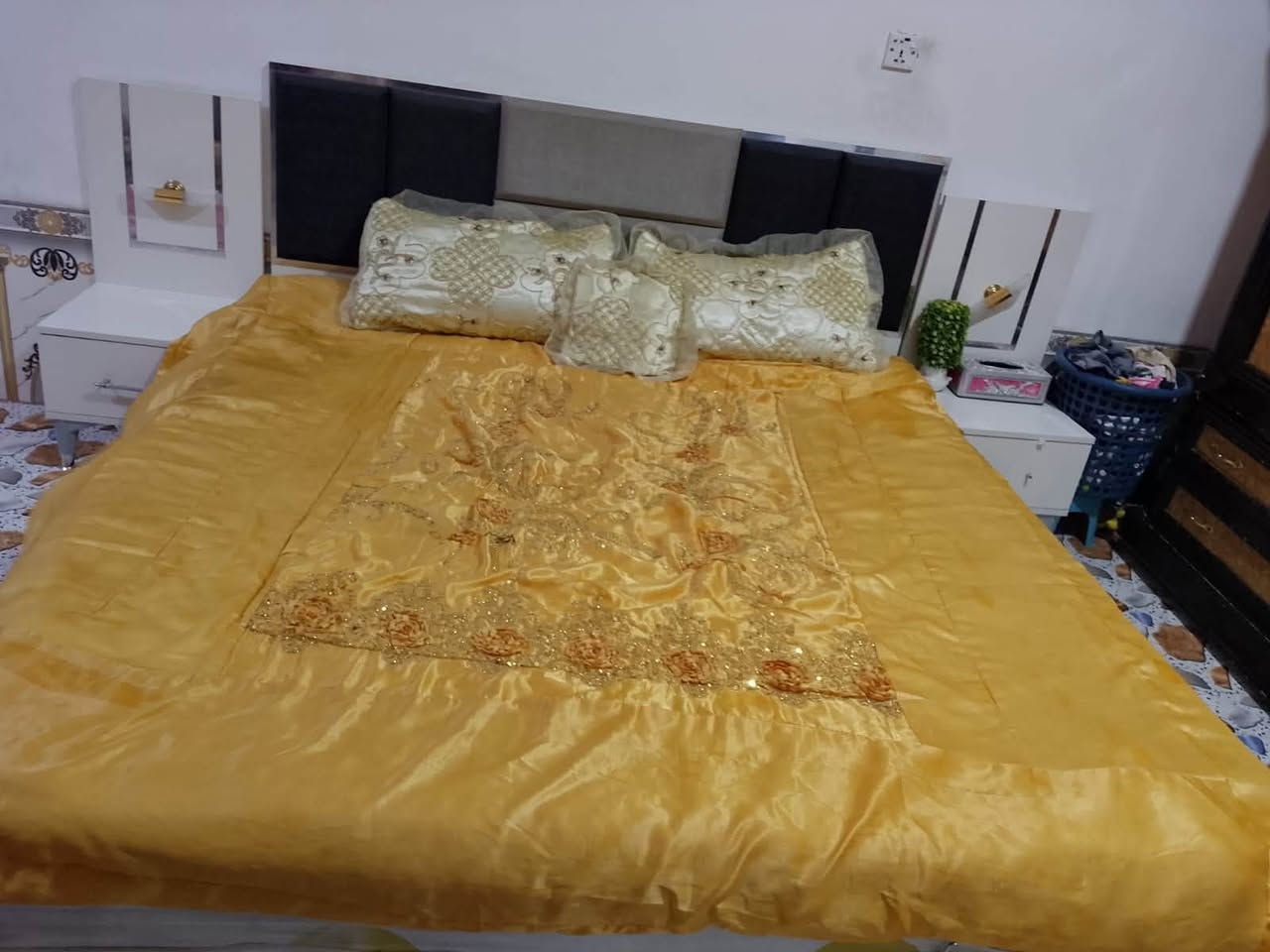 إسلام عليكم غرفه تركي نضيفه كلش مثل ما واضحه شخط ما بيها السعر ٤٥٠
***********
