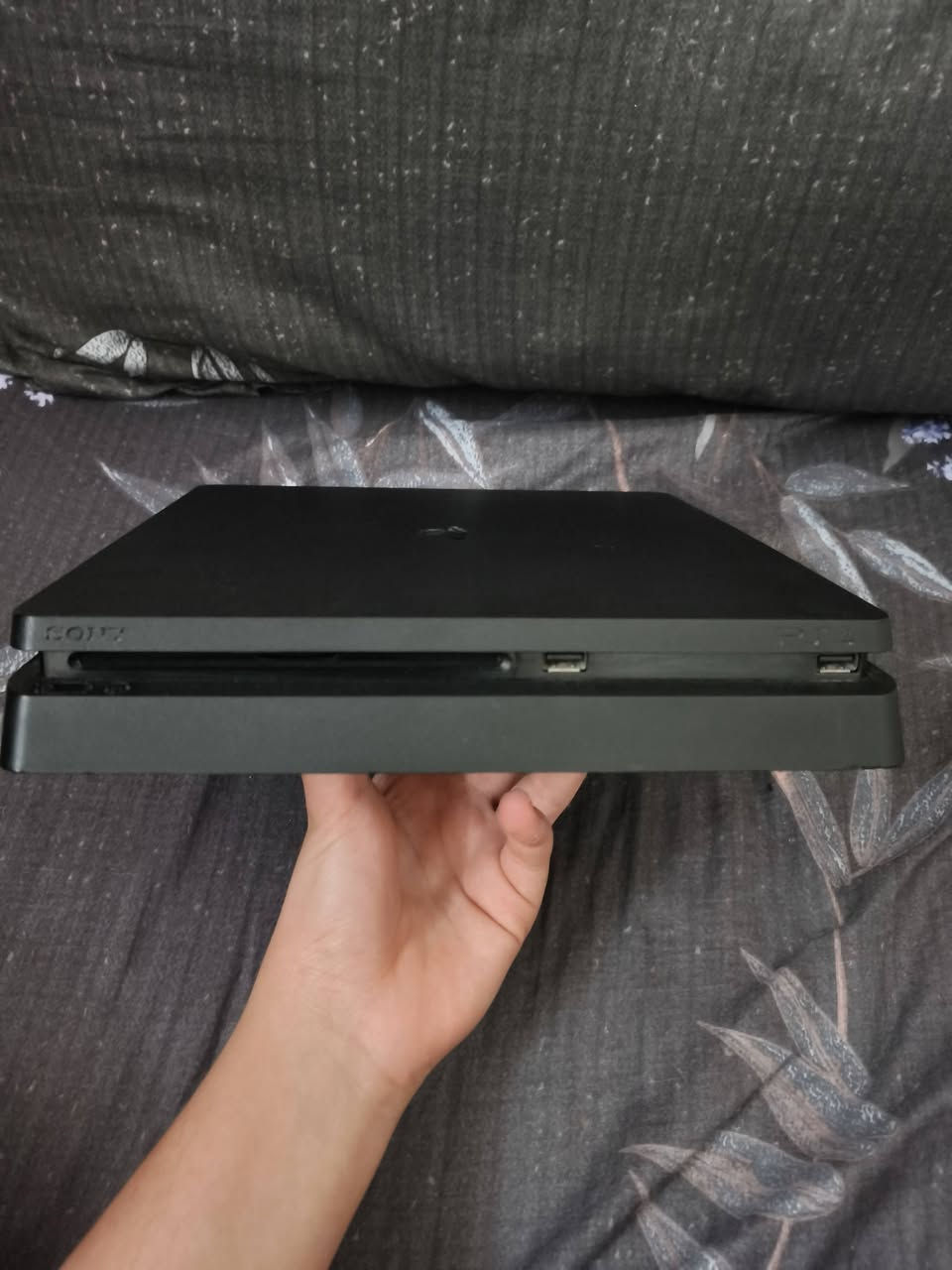 بدون توصيل
Playstation 4 slim
جهاز نضيف
ذاكره نص تيره
يجي وياه 2 العاب
جي تي اي 5
فيفا 21
و2 يدات بس بيهن عطلات ويشتغلن
وكامل ملحقاته والجهاز مفتوح فقط للتنضيف وتبديل معجون حراري
وبيه مشكله من تحط قرص لازم طفي جهاز وتشغله ويشتغل طبيعي والقرص يشتغل وتكدر تلعب
وكيبل لليدات يجي وياه يعني جهاز مبيه عطل اله شغله بسيطه وحله سهل 👌
جهاز نضيف والسعر 180 وبيه مجال
المكان بغداد بسمايه
رقم ***********
