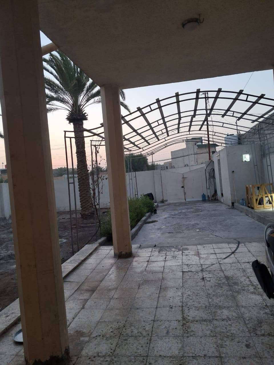 عقار لبيع منطقه الشبانات فرع بانزين خانه اول بيت عله ايدك ايسر  عقد 117

مساحه750.بناء 250باقي حديقه خلف بيت امام بيت  يتكون بيت صاله استقبال غرفه  سويت 

استفسار اكثر راسل او اتصل    ابو محمد  ‎***********
