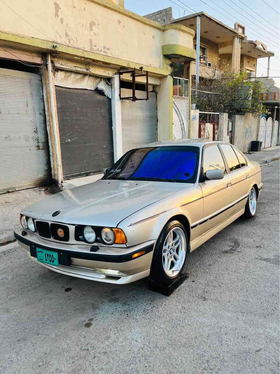 ماشالا شتي تا قانه و جوان 
بيئيم مؤديل 1991 فولي گيرعاديي سه ياره كه ئارم پلاستيك دهوكه به شه رتي هه موو سه يته ره و مه فره زه ك ده فروشم هه موو گياني به شه رت چوارتايه ويلي نوئ نوئ له سه چه مبه ره گه وره لايد بيلادي هؤك بيلادي ده عامي بيلاديي كوشين جلده سلايته هه موو كياني به شه رت مه كينه ٥٢٠ گيرعاديه له رسم جوان ترنه بوو مه سره فت به زياده وه ده ده مه وه شوين كويه *********** هه موو شتي له سه ره كويسينجاك, أربيل
