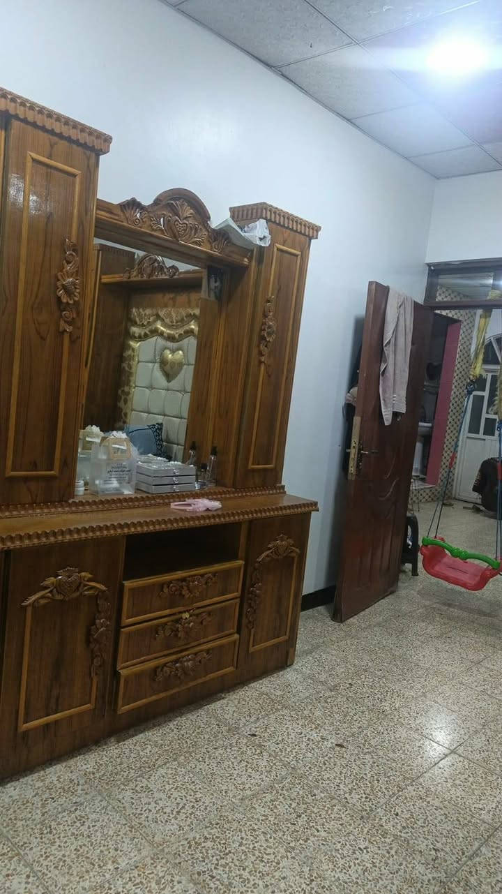 غرفه لبيع فصال ثقيل شرط توصيه ٨٠٠الف وبيامجال ***********
