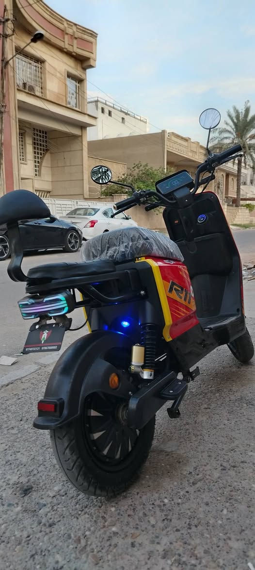 السلام عليكم دراجه شحن R11 موديل ٢٠٢٦ نضيفة
المواصفات

بطاريات ١٦ امبير الحجم الصغير عدد ٥
الملف؛ ٢٠٠٠
التاير الحجم الكبير ١٢ انج 
إشارة يمنى ويسرى

البريك هايدلوليك يعني بالمكان

بلوتوث

سويج عدد2 +كارت عدد٢

نافذ شاحن مال الموبايل

السعر ٤٥٠ وبيها مجال

المكان، بغداد /الكرادة

للاستفسار الاتصال على الرقم *********** موجودواتساب

