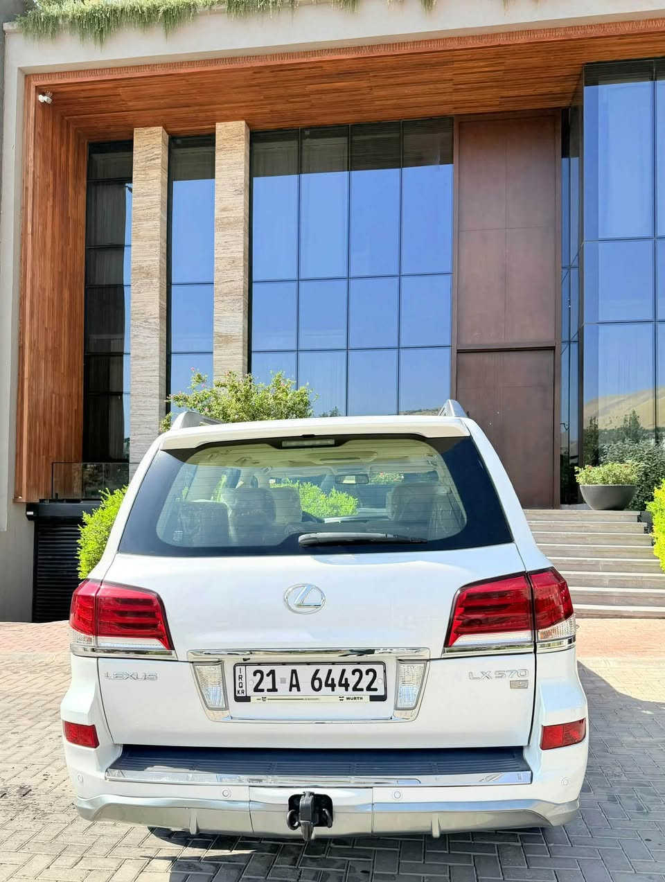 لكزس LX570 • موديل ٢٠١٠ • ماشي ٢٠٠ الف