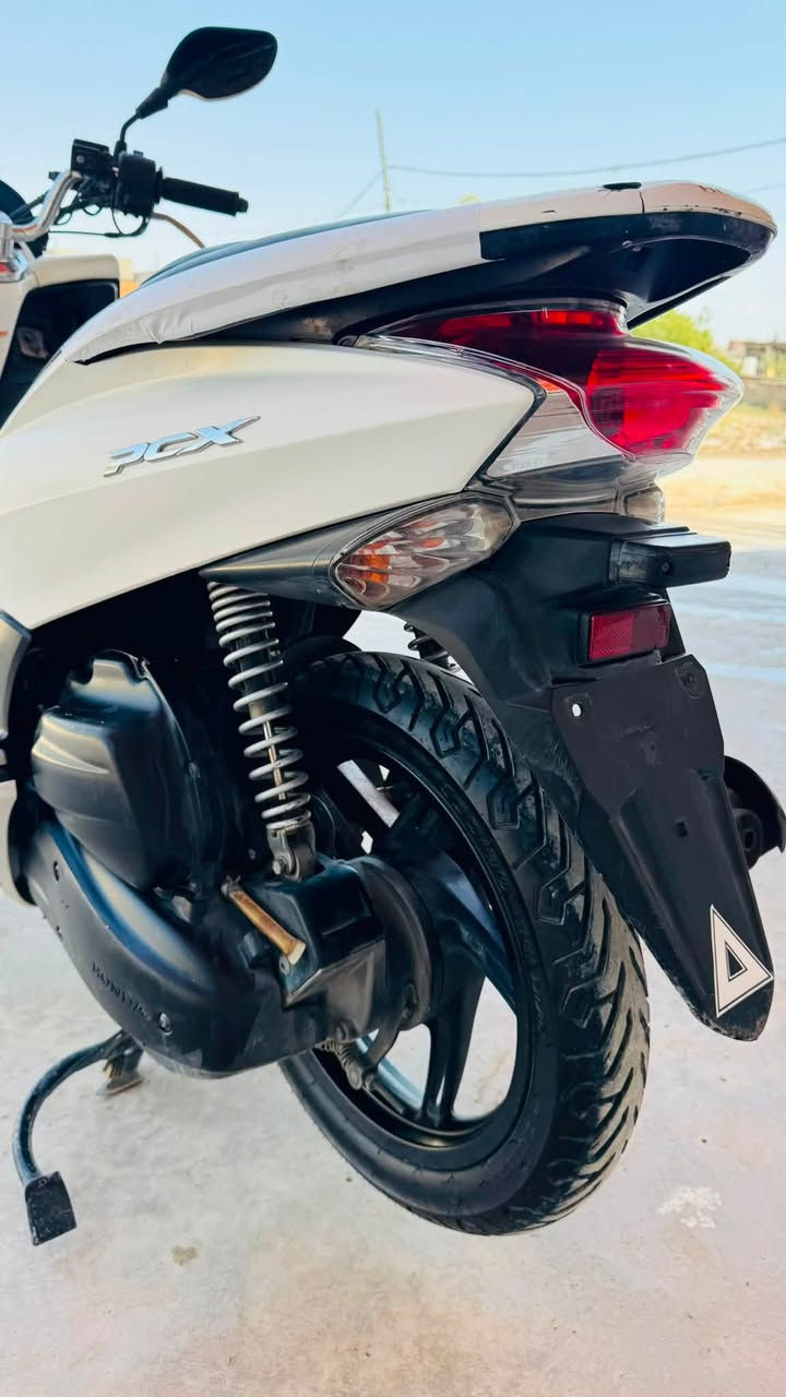 PCX
جيل اول مكينه 150 JF بلاديه مامفتوحه ماشيه 41 كفرات بلاديه كهربائيات شغاله يدات تدفئه حساس ستاند السعر 1600 بيها مجال بسيط مكان بعقوبه المفرق ***********
