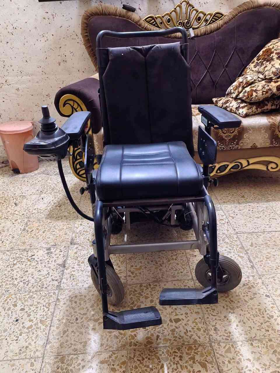 كراسي متحركه كهرباء وزن خفيف المنيوم يحمل وزن ثقيل دبل بطاريه سريع للستفسار اكثر بغداد وات ساب ***********
