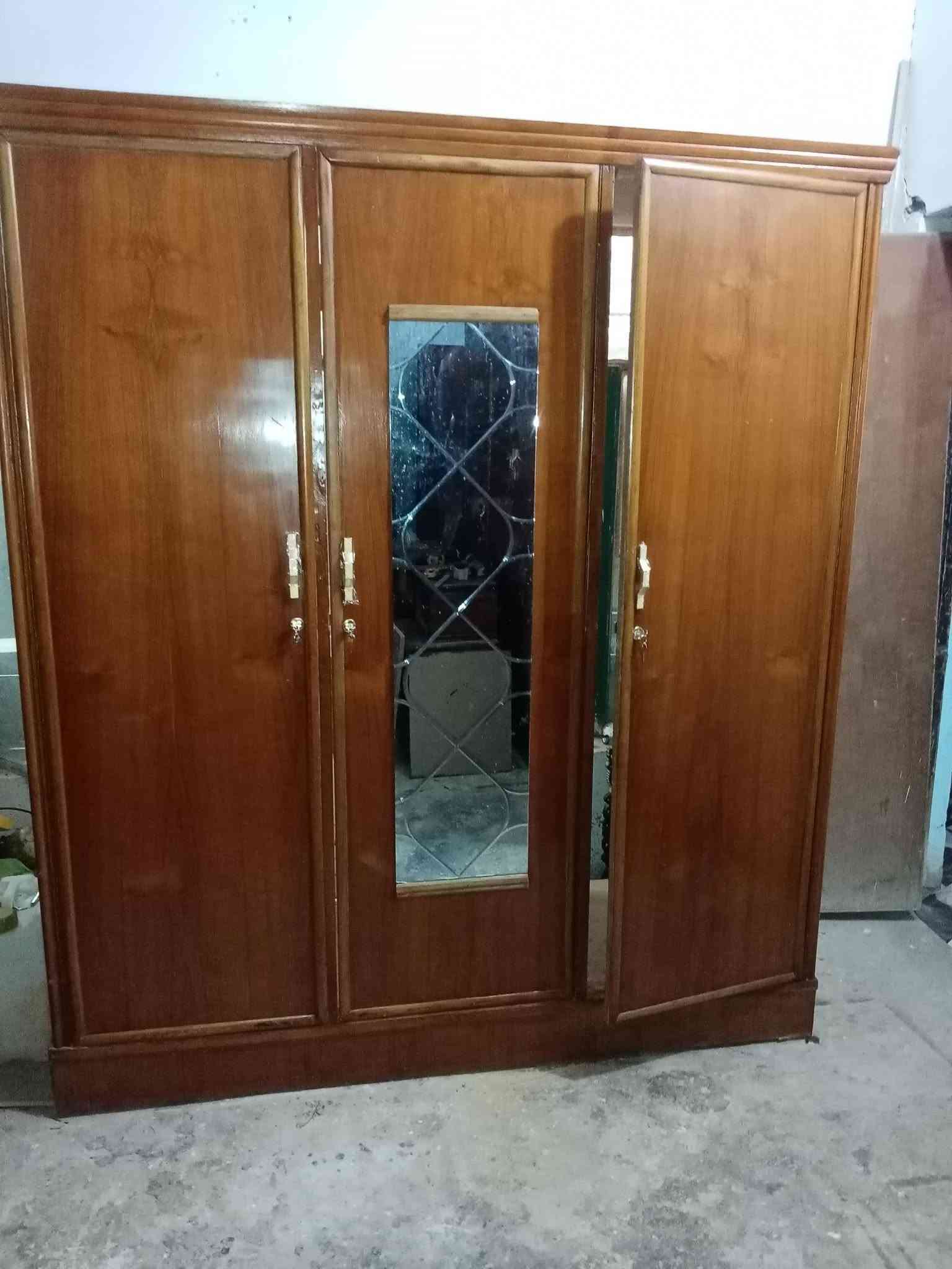 السلام عليكم. اخوان الي موصيني على كناتير توفرت كناتير حطاطه  داخل خارج صاج..
كنتور 6ابوا شغل ثكيل ظهر جرجوبه  داخل خارج صاج قاصه داخليه مخفيه مقطع جرارات وخانات.

كنتور 4بوب كل باب وحده داخل خارج صاج.مقطع رفوف وتعاليك

كنتور 3ابواب داخل خارج صاج مر ايه خارجيه

.كنتور 3 ابواب داخل خارج صاج جرارات داخليه.وتعاليك

كنتور بابين ملحق ارتفاع 216..

سرير نفر مع كومدي عدد 1.

معلمين.. ***********. 🌹
