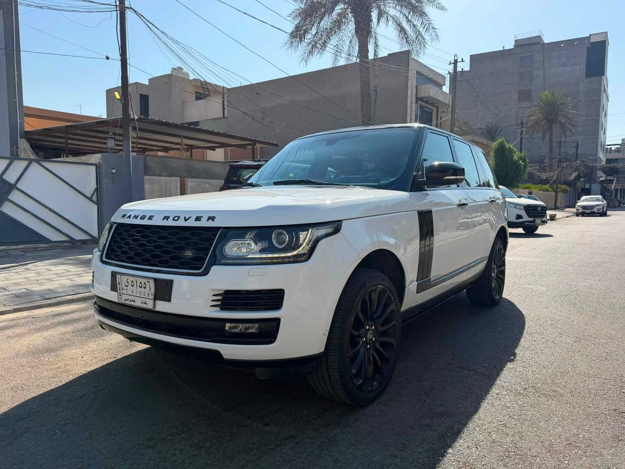 Range Rover Vogue Autobiography  2016
اريدها ب 265 وماكو هيج سعر 🔥خليجي سردار 

فول فول مواصفات:
• 4 كوشنات VIP منفصلة + مساج
• تدفئة وتبريد وكوشنات خلفية منفصل
• 4 أبواب شفط وداخل احمر 
• بانوراما السيارة تو كلار بلاد لونين 
• جكات + تنزل وتصعد دوسات كهرباء
• مواصفات أوتوبيوغرافي كاملة فول فول 

السيارة على وضع الشركة ومكفولة كفالة عامة، بيها فقط بارد بل جاملغ  بالجهة الأمامية بحدود شبر.
📄 تحويل السيارة بنفس اليوم 
📍 بغداد – حي الجامعة
💰 السعر كلش مناسب
📞 اتصال أو واتساب فقط:
***********
