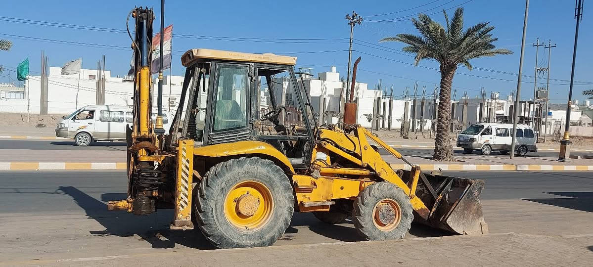السلام عليكم
حفاره جي سي بي للبيع سعر مناسب 
موديل 97
رقم بصره ألماني مداور ثاني يوم 
حفاره حلوه وشغاله 
مكاني نجف كوفه 
***********
