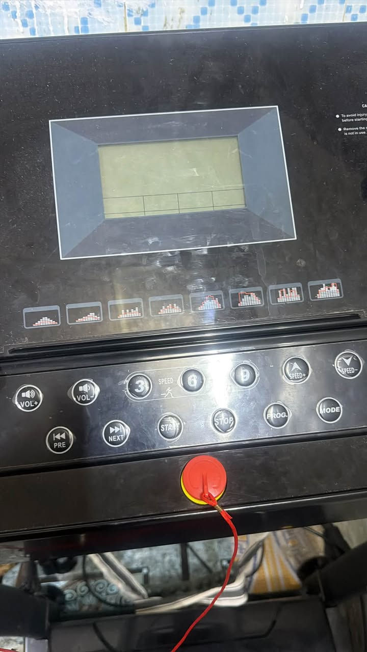 جهاز ركض للبيع نظيف جده ما مستخدم
سعر 300. مراسله عل وتساب ***********  مكان البصرة حي الأصدقاء
