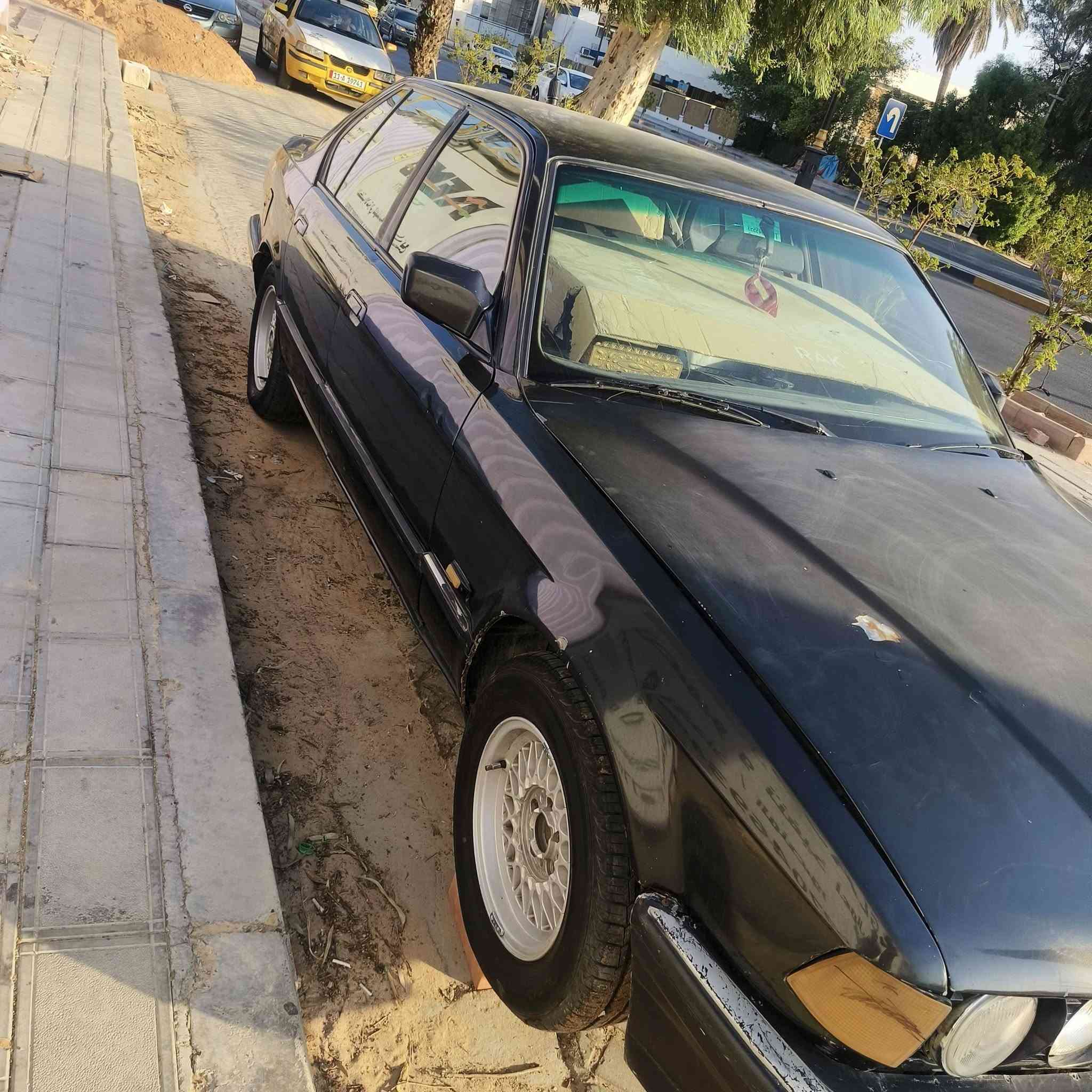 سلام عليكم بيئم 1992/735  رقم دهوك تحويل موجود سياره كاعده وحلوه سياره سطرت عندي رايده 28عله عطلهة ابيع بيه مجال مكان ديوانيه ***********
