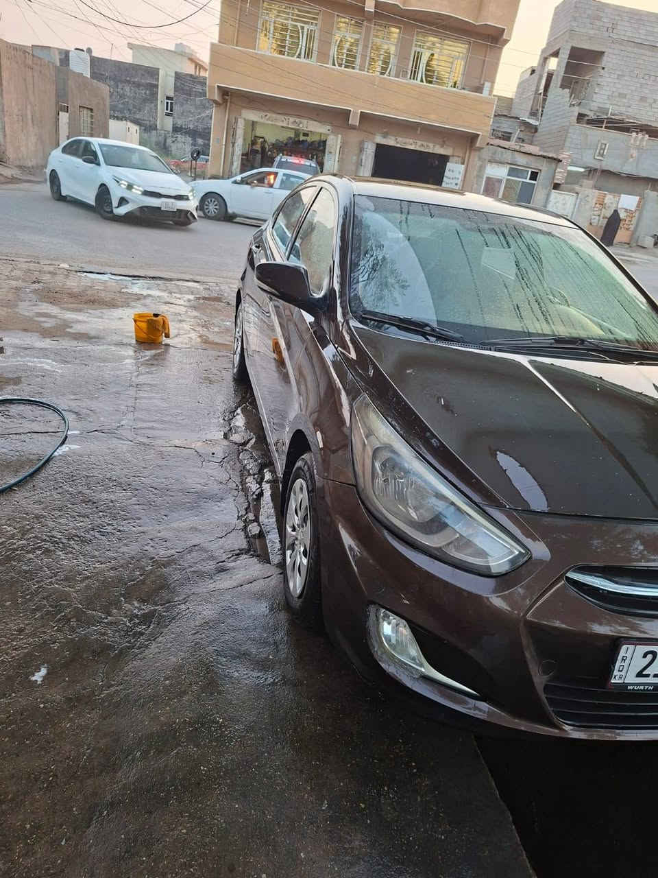 سلام عليكم اكسنت للبيع الموديل2016 خليجي محرك 1600 كير محرك  وشاصي صدر مكفول تحمل تاير جديد تبريد ثلج سياره جاهزه شرط تحويل سياره بسمي ماشه 192٫516كم سياره رقم سليمانيه سياره بيه قطعتين مكان سياره بغداد فحامه السعر 90 بيه مجال بسيط رقم الهاتف ***********
