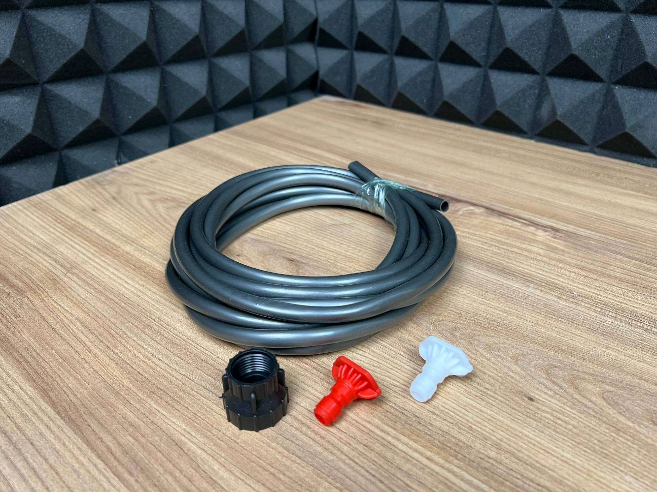 🚗 مسدس غسيل سيارات لاسلكي بالشحن 🧼
تعبت من مغاسل السيارات؟ خلي غسيل سيارتك أسهل من البيت 👌
🔋 يعمل بالشحن ويجي ببطاريتين 48VF
💦 يسحب الماي مباشرة من السطل أو الحوض
🪣 خرطوم بطول 5 متر
🚿 عدة رؤوس للرش والغسيل
🫧 علبة رغوة للصابون
🏠 مناسب للسيارات، الحوش، الشبابيك وري النباتات
🔌 شاحن مرفق

🚚 توصيل لجميع المحافظات حسب التوفر
📩 للطلب راسلني خاص