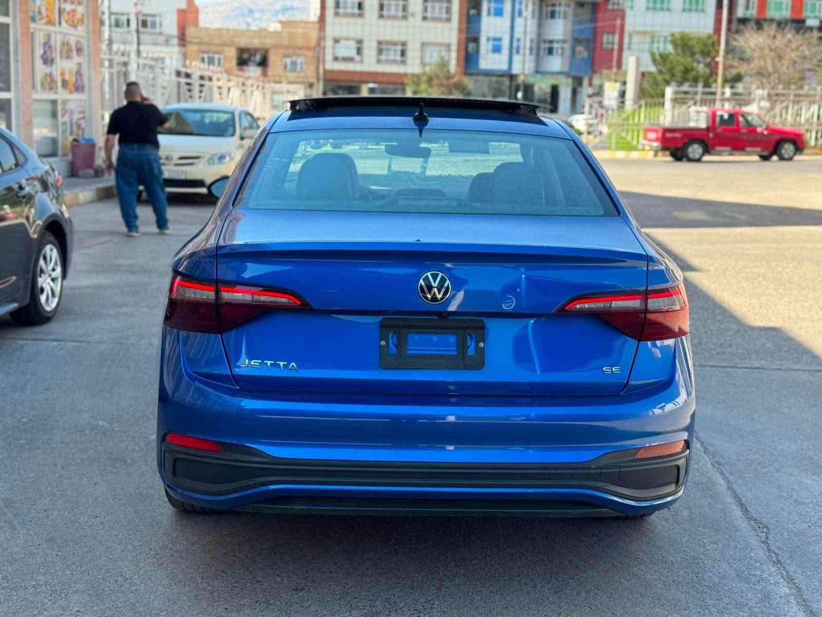 Volkswagen jetta se plus 2024
فقط بوند صبغ بدون دواخل، 
بجمها كبس
راديتر و مروحات بلادية و ٤٧ الف ميل ماشية
مواصفات SE Plus فول مواصفات
جاهزة بدون مصرف 💯
كل شي بلادي شركة 💯
مكان : عقرة - ئاكرى 
سعر : 129$ 
رقم : ***********
*********** اكر, نينوى
