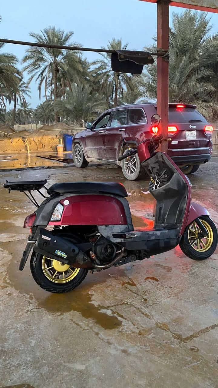 السلام عليكم بوليس نوزل للبيع
دراجه طالعه قبل سنه 
مكينه بلاد مكفوله 
كفرات بلاد ختم واحد الدراجه 
تزوبد صالنصه صجميه وياله يدات قبق عمبار عضمات قطره تعلاكه
نقصها بس فج والجاملغ الامامي بي شوي كسر 
مكاني محاويل 
للاستفسار 
***********
