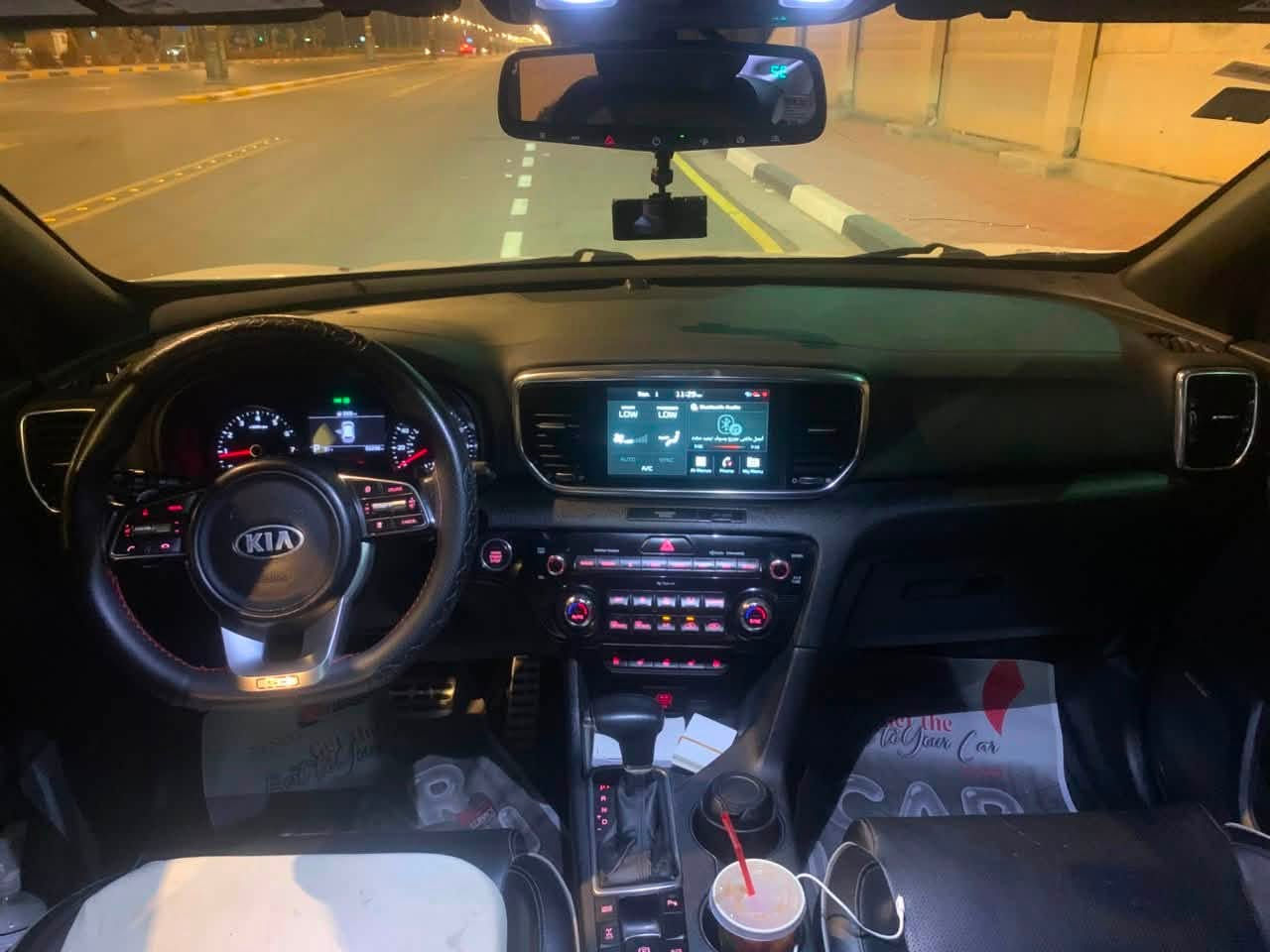 سبورتج  موديل 2021 ماشيه (50)الف
فئة sx فول لمتد سيارهً لك جديده 
للبيع او مراوس اب اقل 
رقمها كربلاء وراعيها كربلاىي 
السياره بيها جفيه من الوارد جه وحده وخفيفهً جفيتها
للتواصل *********** بي واتساب

