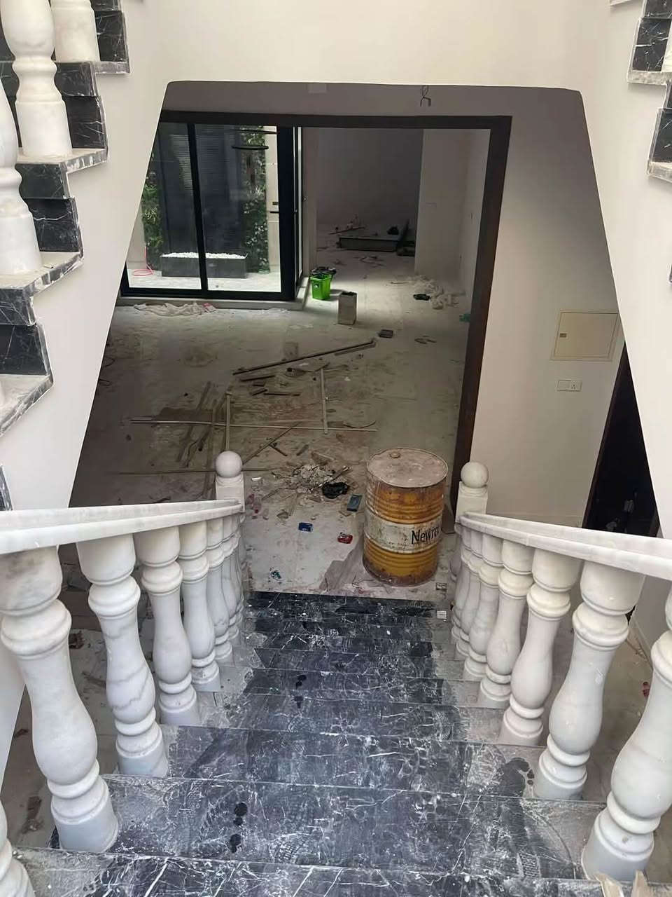 لمعه دار 🏠✨
تقدم لكم خدمات متكامله

1-تنضيف جميع البنايات 
2-تنضيف الشقق ودور السكنيه
3-تنضيف دوائر الدوله
4-انضيف المكاتب 
5-رفع انقاذ بعد انتهى البناء
6-نقل اثاث بكادر متخصص 
7-تنضيف اسبالات بكادر متخصص

بستخدام احدث المعدات التنضيف ومواد امنه بخبره في هذا المجال لاتقل عن3سنوات 👌🧪

كل ماعليك اتواصل ويانه وريح بالك 
الموقع📍ميسان
رقم الهاتف📞***********
#شركات تنضيف
