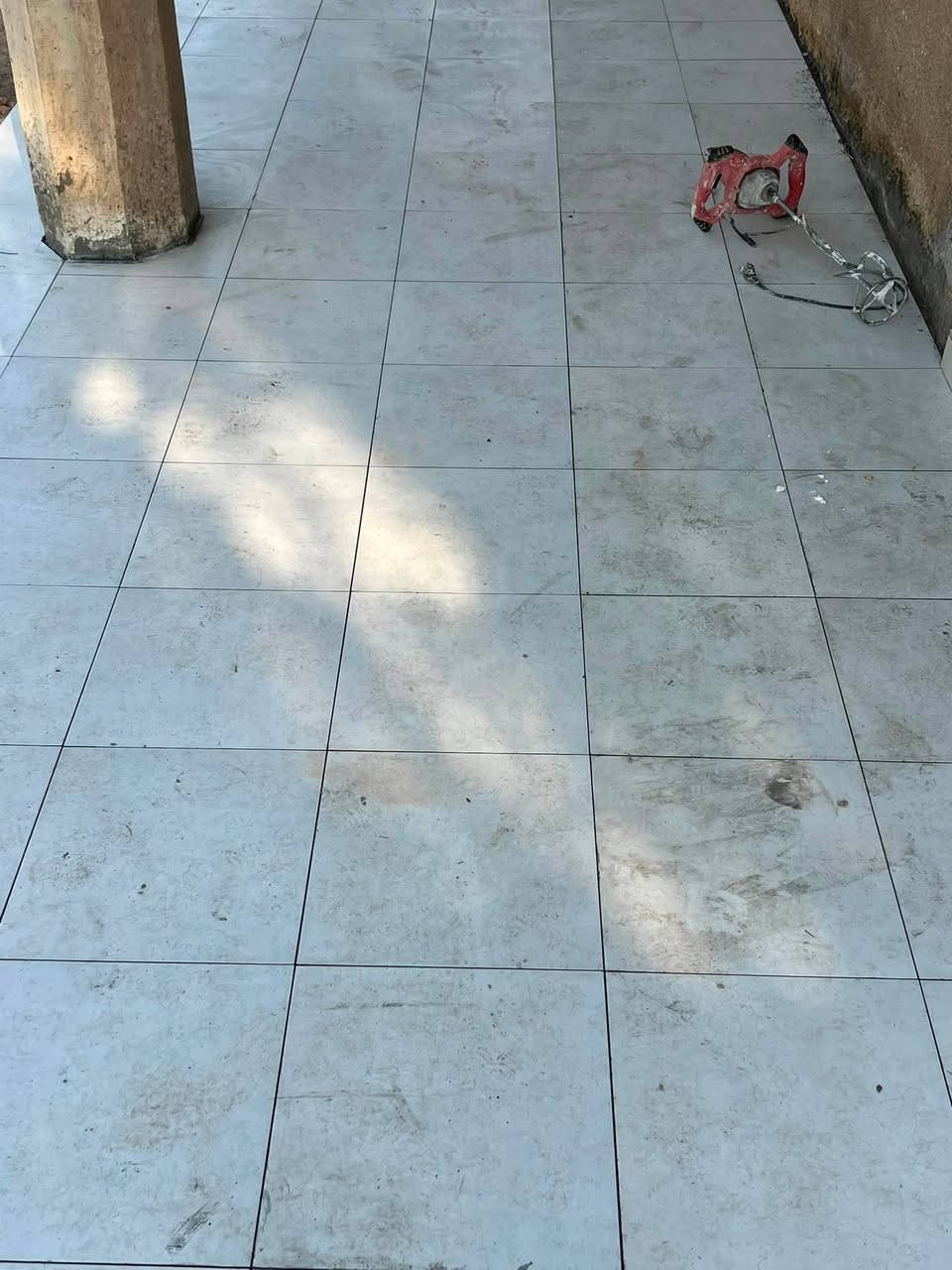 سلام عليكم خلفه سيراميك شغل باشراف هندسي دقيق رقم الهاتف تواصل واتساب ***********
