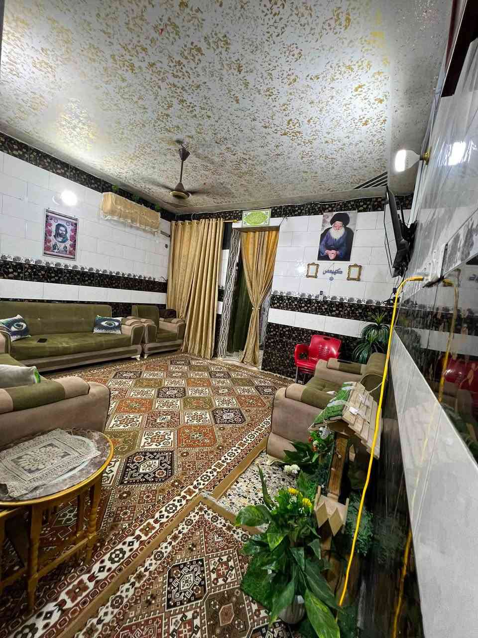 السلام عليكم بيت للبيع مساحه ١٢٥
مكان الرئاسه مجأور افران البتول بي استقبال وصاله جبيره ومطبخ بارد ومطبخ حار وحمام وترك وغرفه نوم وفوك بي غرفتين نوم وحمام للستفسار الاتصال ***********

