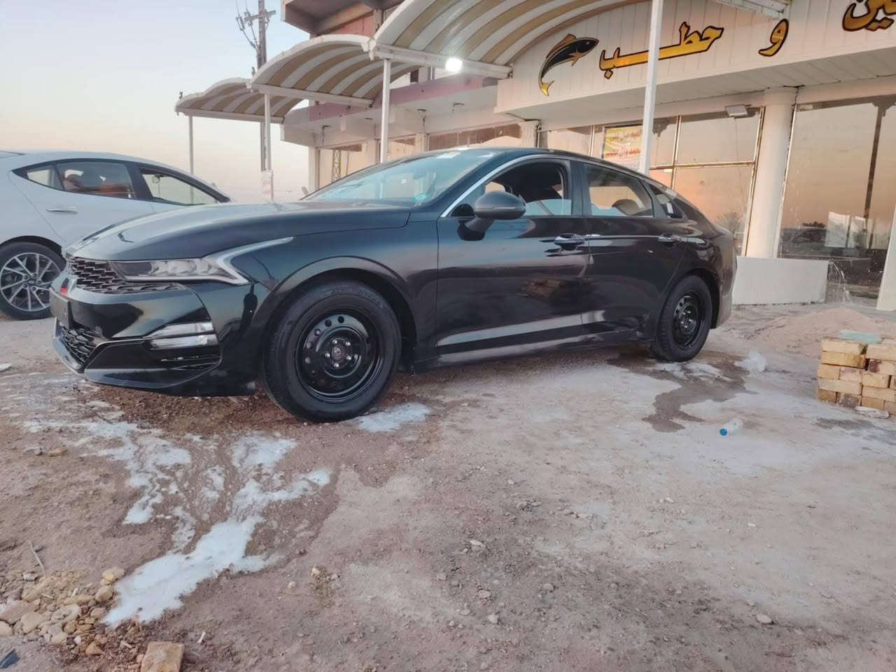 سلام عليكم سياره كي فايف مديل 22سياره حلوه جاهزه من كلشي سياره خط واحد غاز بلادي سياره جديده السعر 165
رقم *********** 
رقم ***********
