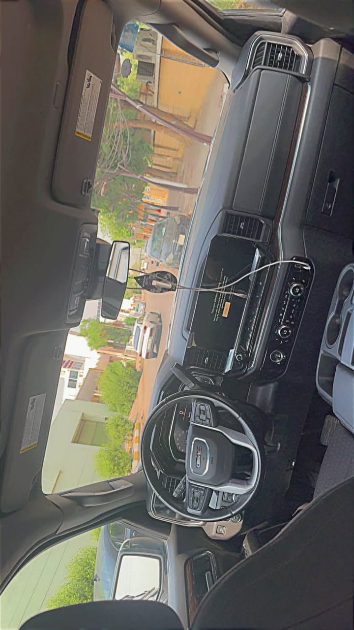 جيمسي سيره • ٢٠٢٤ • ٥٣٠٠٠