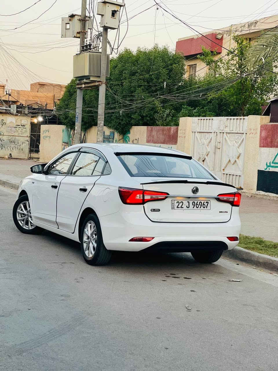 سلام عليكم للبيع mg5
مديل 24ضمان شركه
السياره ماشيه 57بعده وضع شركه 
مواصفات 
شاشه جبيره كامره تحكمات اشاير مري 
باتري جديد ادامه كامله بل شركه 
كمالياته كامله والسياره كفاله عامه عده طخه بل باب مال سايق موضحه بل صوره 
رقم اربيل تحويل مباشر 
***********
مكان بغداد غزاليه 
السعر 96وبيه مجال
