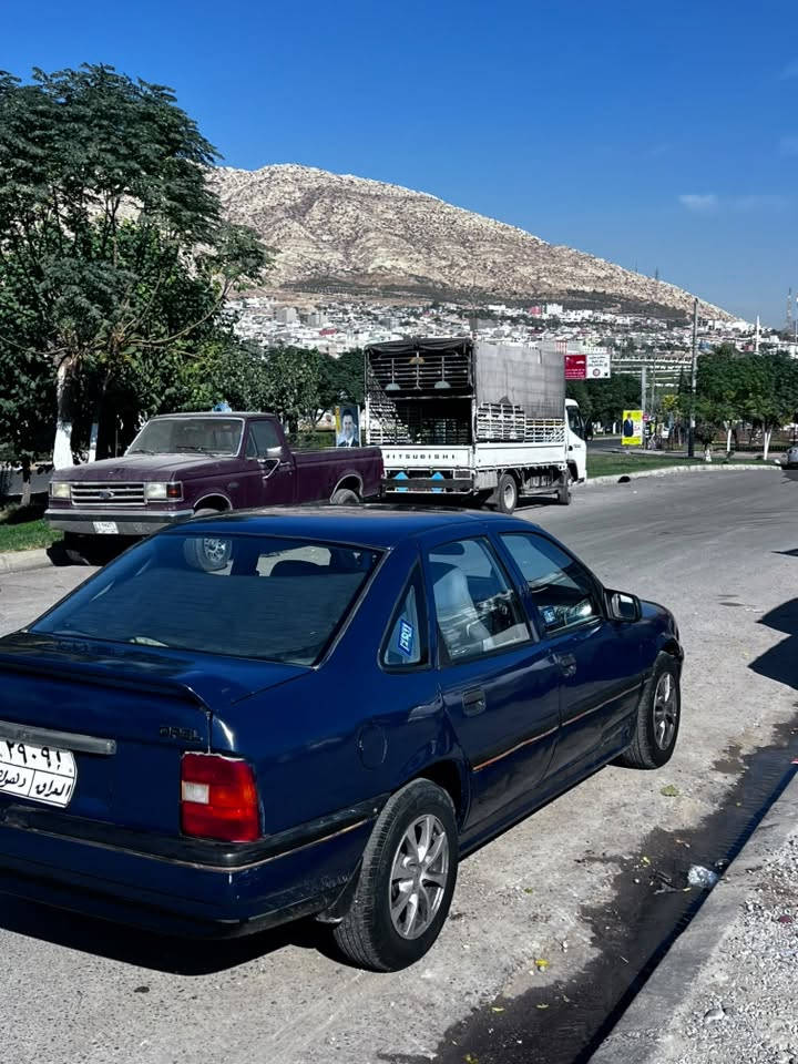 فيكترا 1.8 • توماتيك • ١٩٩١