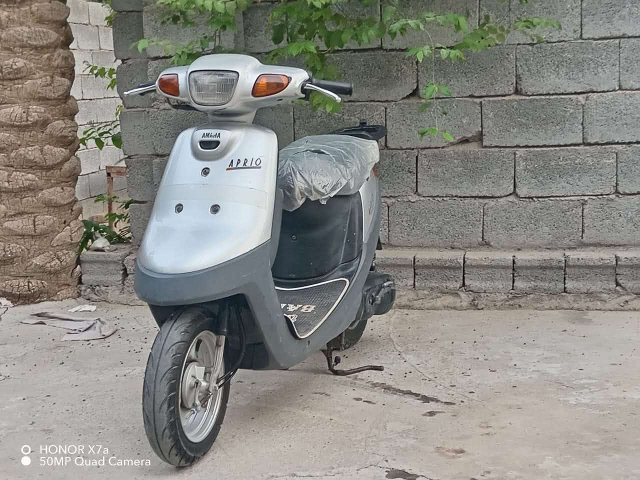 سلام عليكم بطه للبيع موديل 2000مامفتوحه شلعه ومعدل دبل سكليتر شراي اتصل عل رقم مامتواجد خاص ***********
